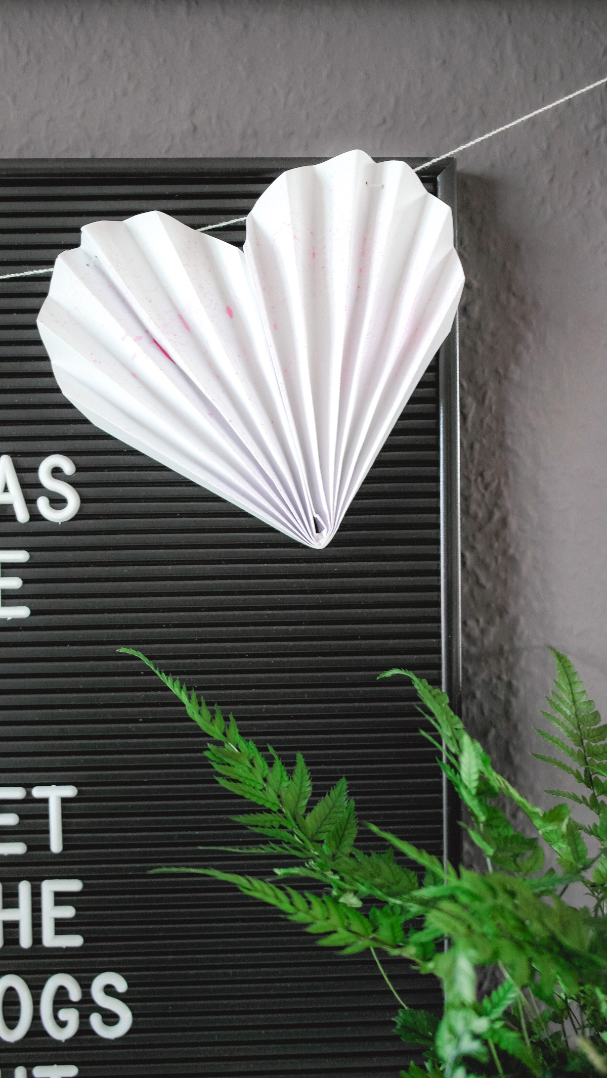 DIY Dekoration Girlande aus Papierherzen zum Valentinstag | Kati make it