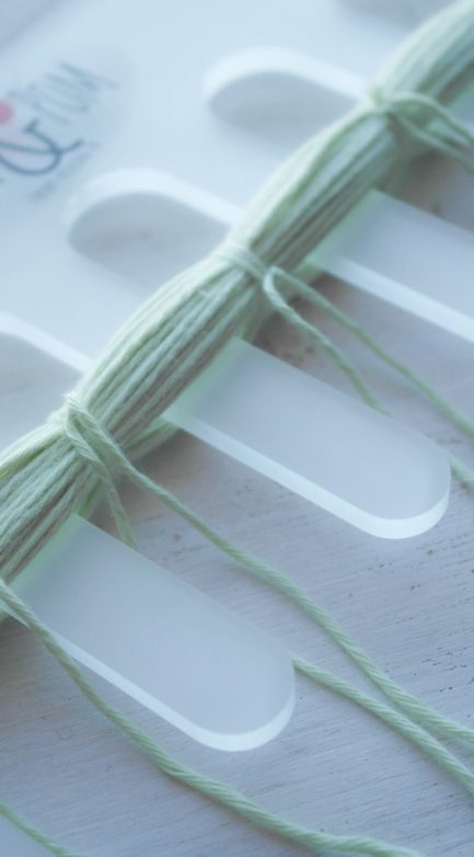 DIY Korb mit Pompons DIY Korb mit Pompons