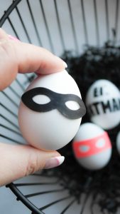 DIY coole Ostereier mit Superhelden Masken für dein Osternest oder deinen Osterbrunch | Kati Make It!