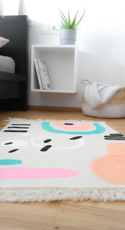 IKEA Hack Teppich bemalen mit Mustern IKEA Hack Teppich bemalt mit Pintor Kreativmarkern von Pilot mit graphischen Mustern bunt