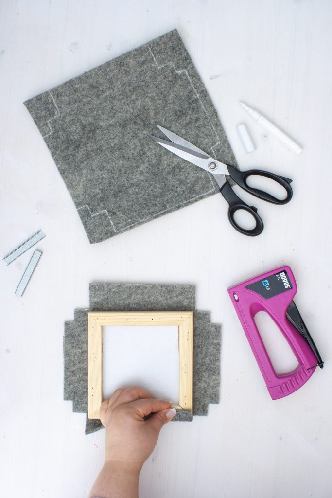 Pinnwand selber machen aus Kork, Filz & Stoff - Einfache Bastelidee für's Arbeitszimmer - Anleitung von Kati Make It!