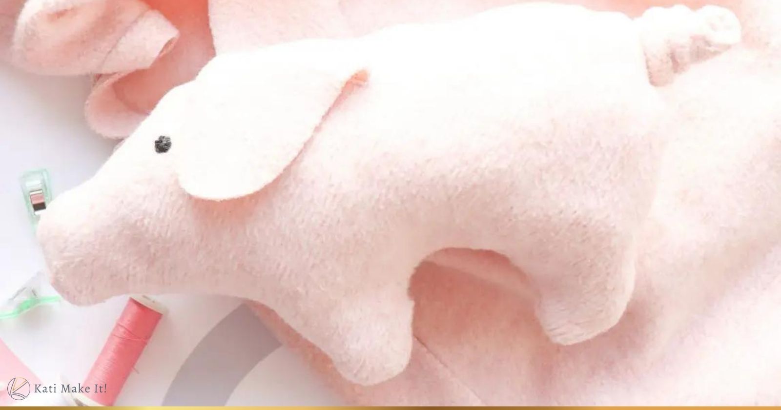Schnittmuster & Nähanleitung für ein Glücks-Schwein. Nicht nur zu Silvester kann man Glück verschenken. Einfache Anleitung für Nähanfänger. 