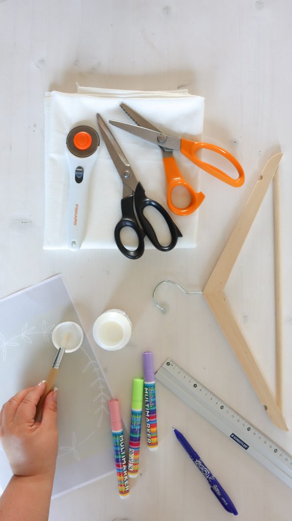 IKEA HACK Wimpel ohne Nähen basteln - einfache Upcycling DIY-Idee für deine Deko zur Gartenparty, Festival oder als DIY-Geschenk.