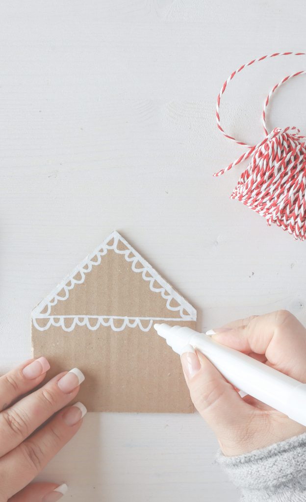 Adventsdekoration selber machen (Lebkuchenhäuser aus Pappe)