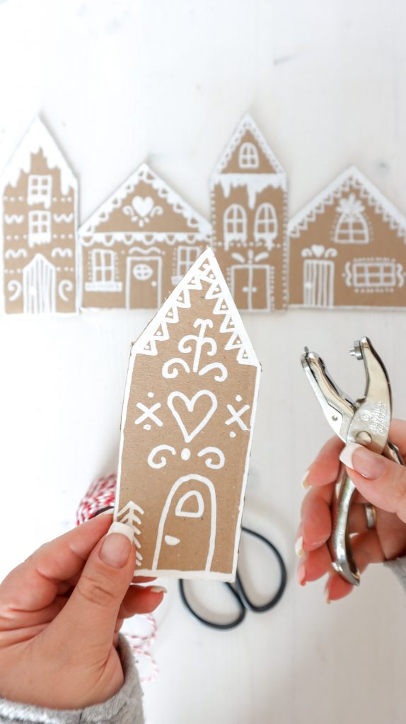 Adventsdekoration selber machen (Lebkuchenhäuser aus Pappe)