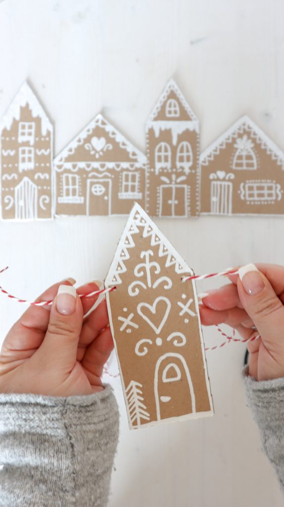 Adventsdekoration selber machen (Lebkuchenhäuser aus Pappe)