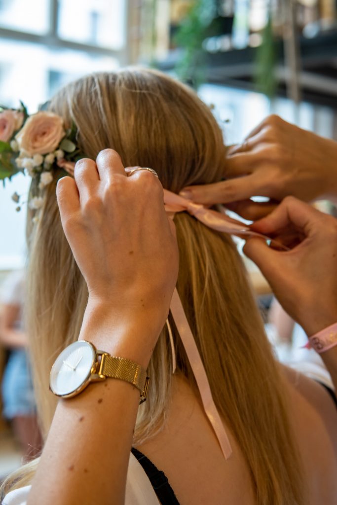 Blumen trocknen, aber richtig! Tipps & DIY Idee zum Blumenkranz / Brautstrauß trocknen | Kati Make It!