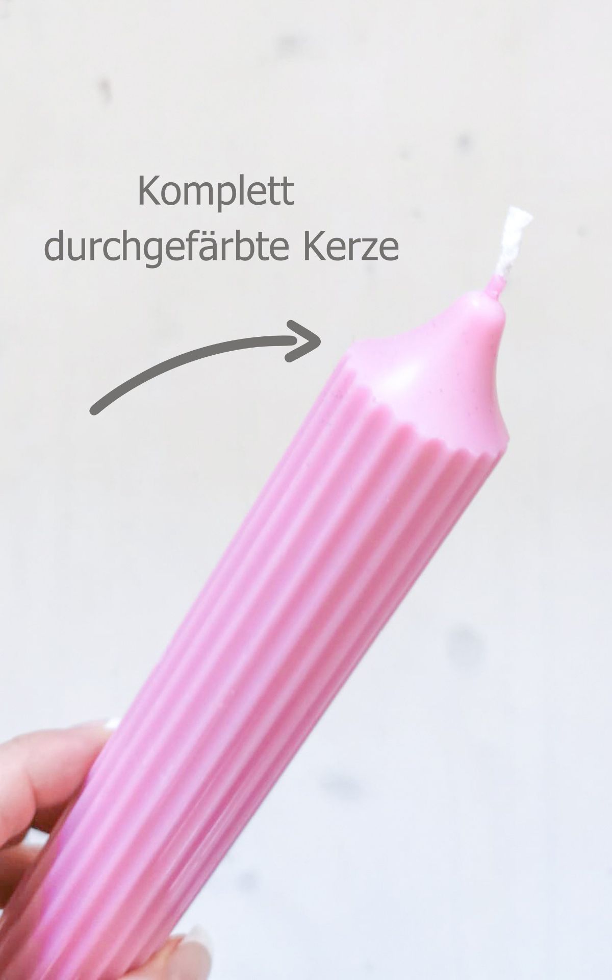 Deine Ultimative Anleitung zum Kerzen bemalen und färben! Hier findest du alle Infos zu Techniken & Materialien sowie hilfreiche Tipps + 5 DIY Ideen mit Kerzen.