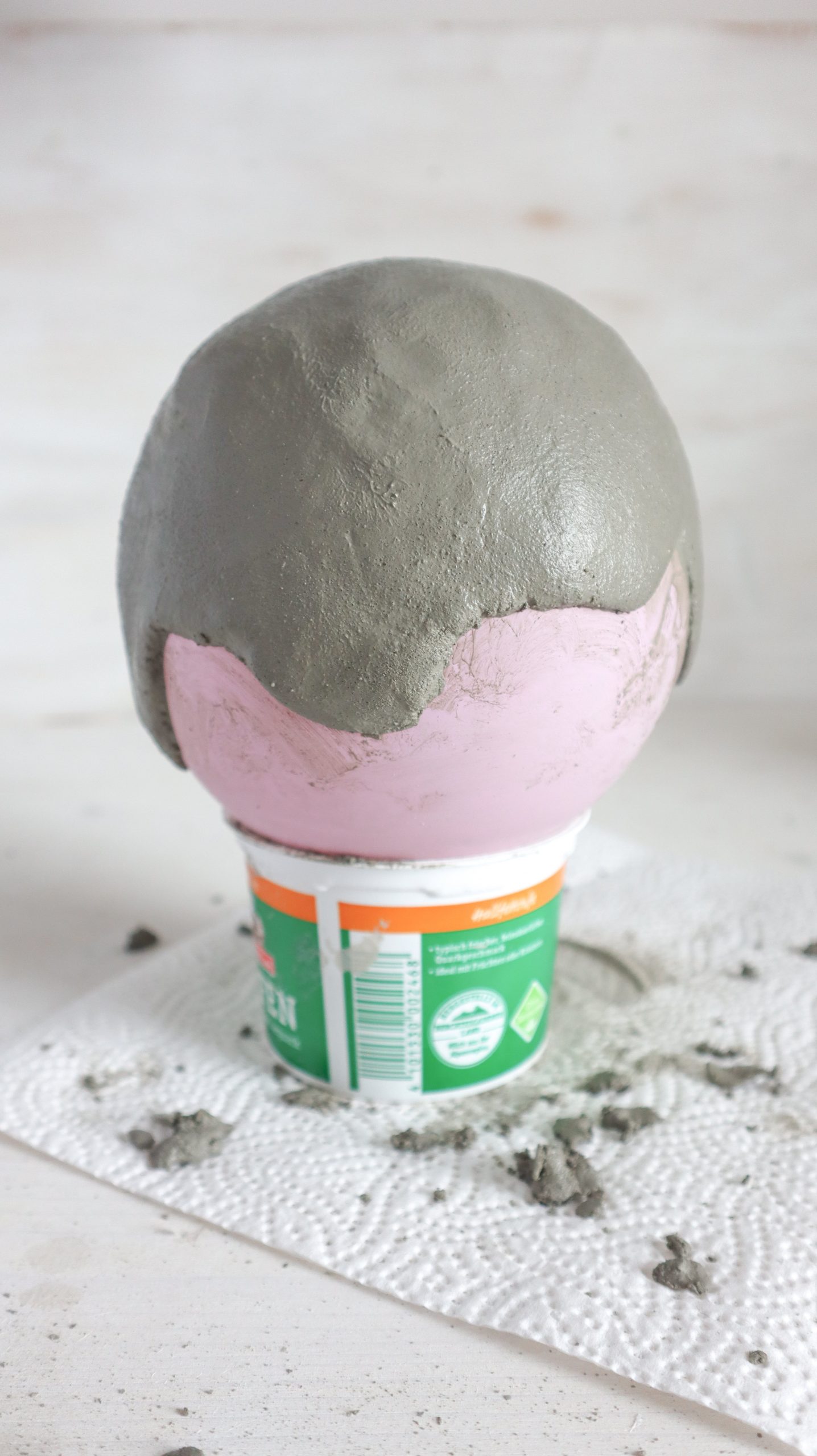 Stilvolle Windlichter aus Beton selbst basteln: Einfache DIY Anleitung für puristische Deko aus Knetbeton bekannt aus SWR Kaffee oder Tee