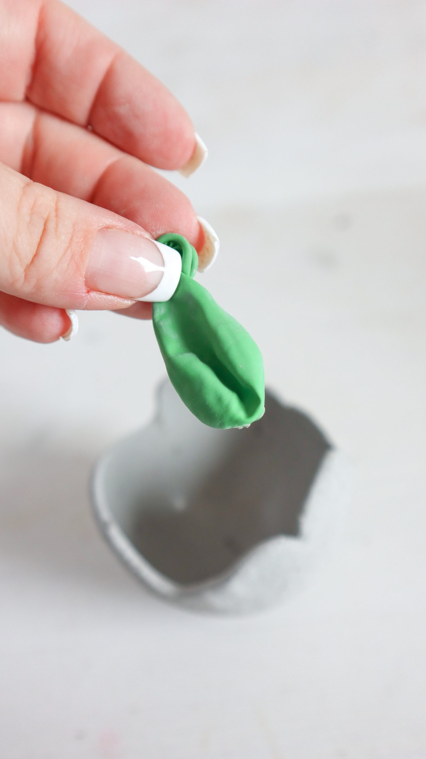 Stilvolle Windlichter aus Beton selbst basteln: Einfache DIY Anleitung für puristische Deko aus Knetbeton bekannt aus SWR Kaffee oder Tee