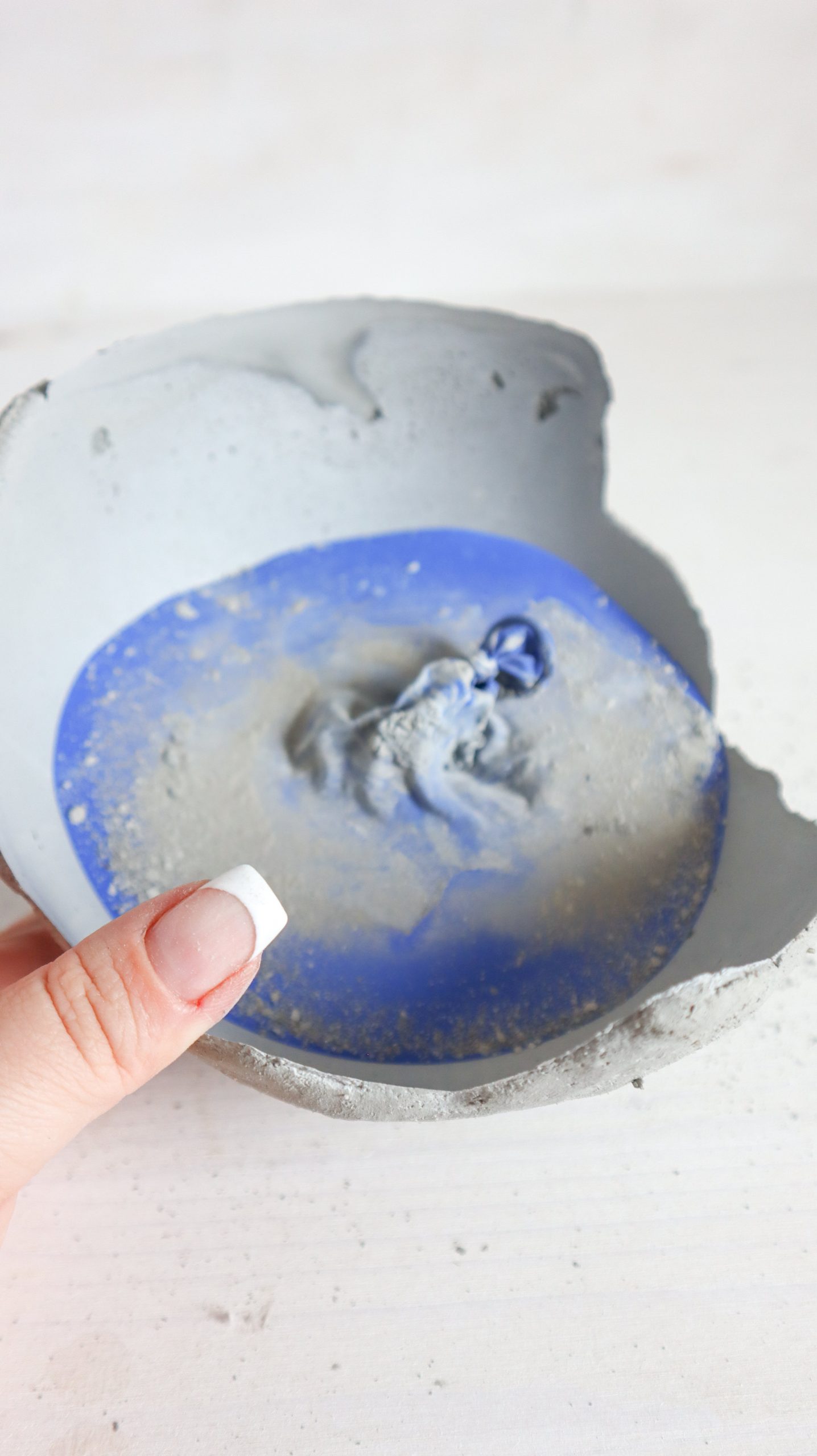 Stilvolle Windlichter aus Beton selbst basteln: Einfache DIY Anleitung für puristische Deko aus Knetbeton bekannt aus SWR Kaffee oder Tee