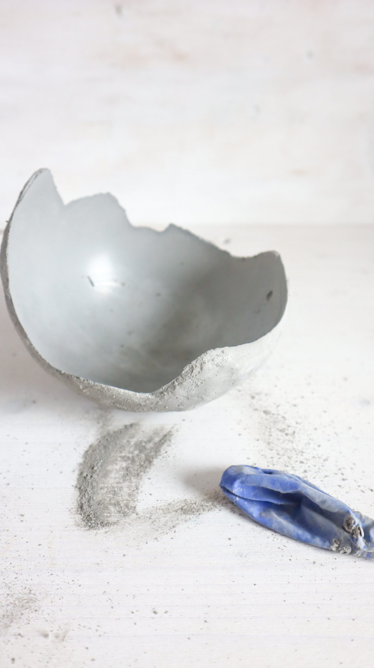 Stilvolle Windlichter aus Beton selbst basteln: Einfache DIY Anleitung für puristische Deko aus Knetbeton bekannt aus SWR Kaffee oder Tee