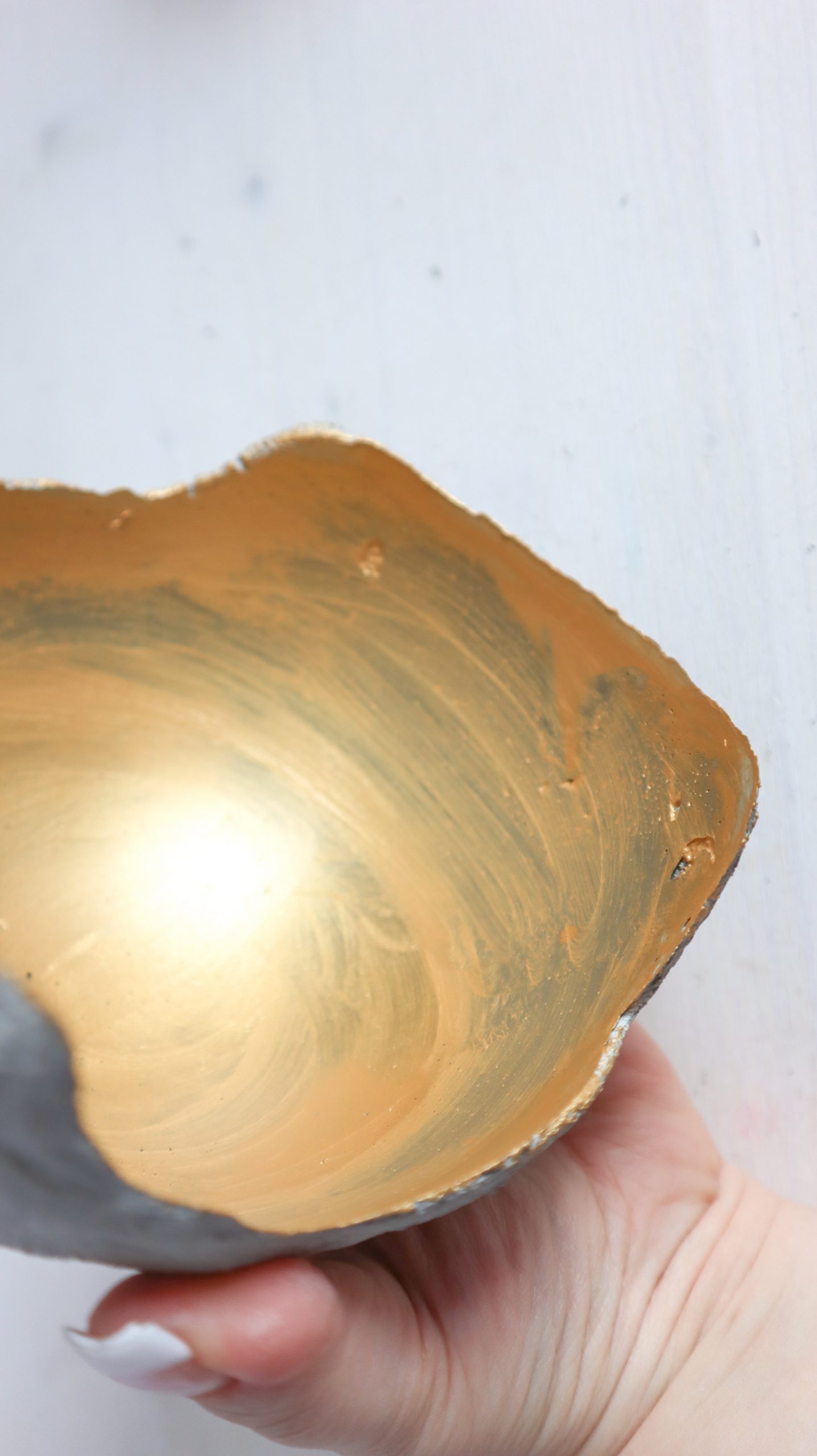 Stilvolle Windlichter aus Beton selbst basteln: Einfache DIY Anleitung für puristische Deko aus Knetbeton bekannt aus SWR Kaffee oder Tee