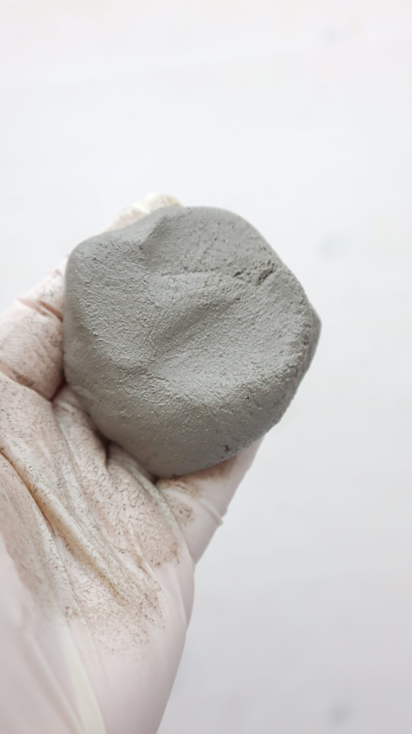 Stilvolle Windlichter aus Beton selbst basteln: Einfache DIY Anleitung für puristische Deko aus Knetbeton bekannt aus SWR Kaffee oder Tee