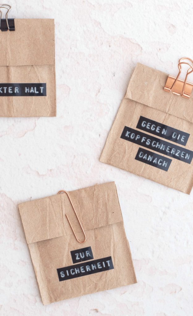 Junggesellenabschied planen: DIY-Idee für die perfekte Einladung zum JGA als Überraschungspost für die Mädels für einen unvergesslichen Tag - Kati Make It! 