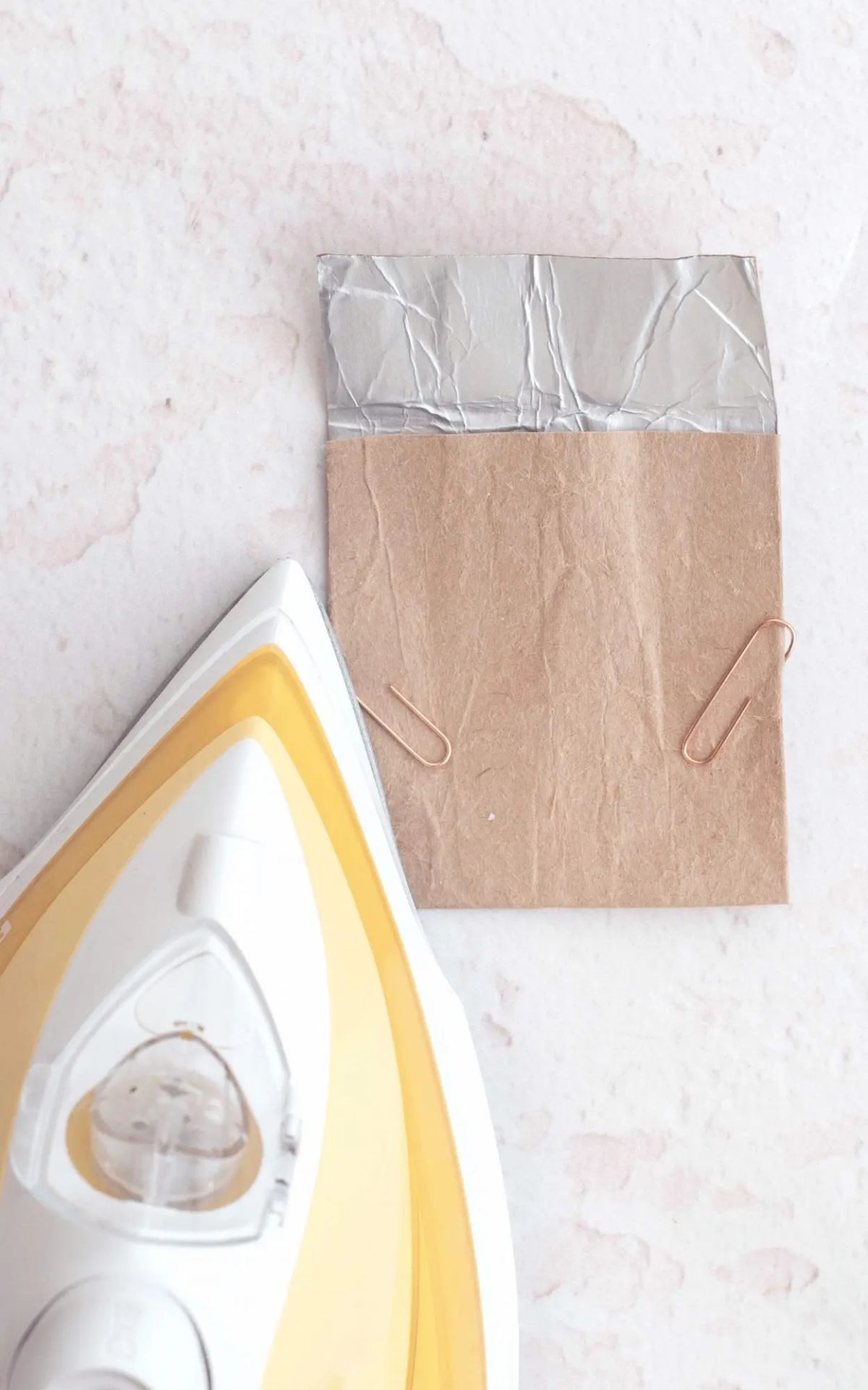 JGA Einladung selber machen: DIY-Idee für die perfekte Einladung zum Junggesellinnenabschied als Überraschungspost für einen unvergessliche JGA Feier.