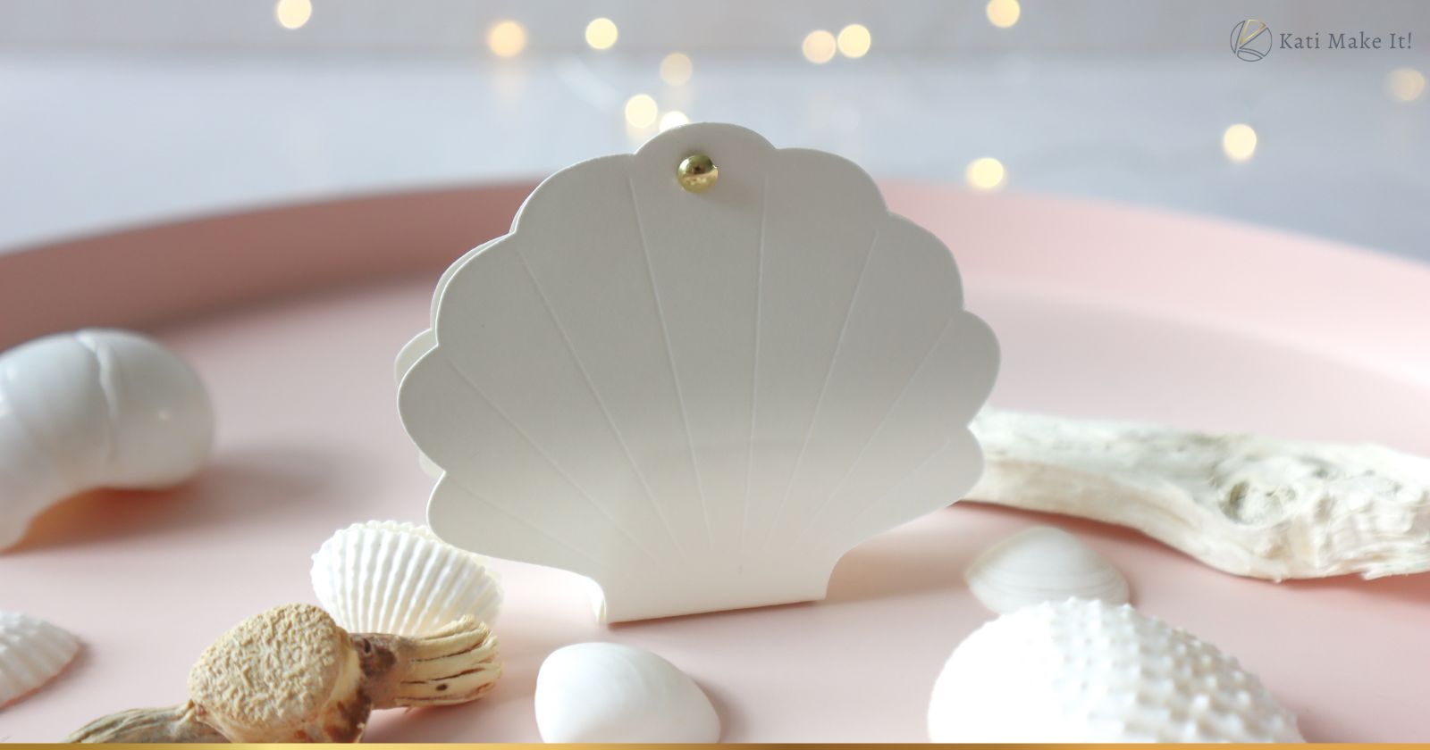 Du hast das perfekte Trauzeugen-Geschenk? Finde hier die perfekte Idee, Geschenke für Trauzeuginnen traumhaft schön zu verpacken: Edle DIY Muschel-Box.