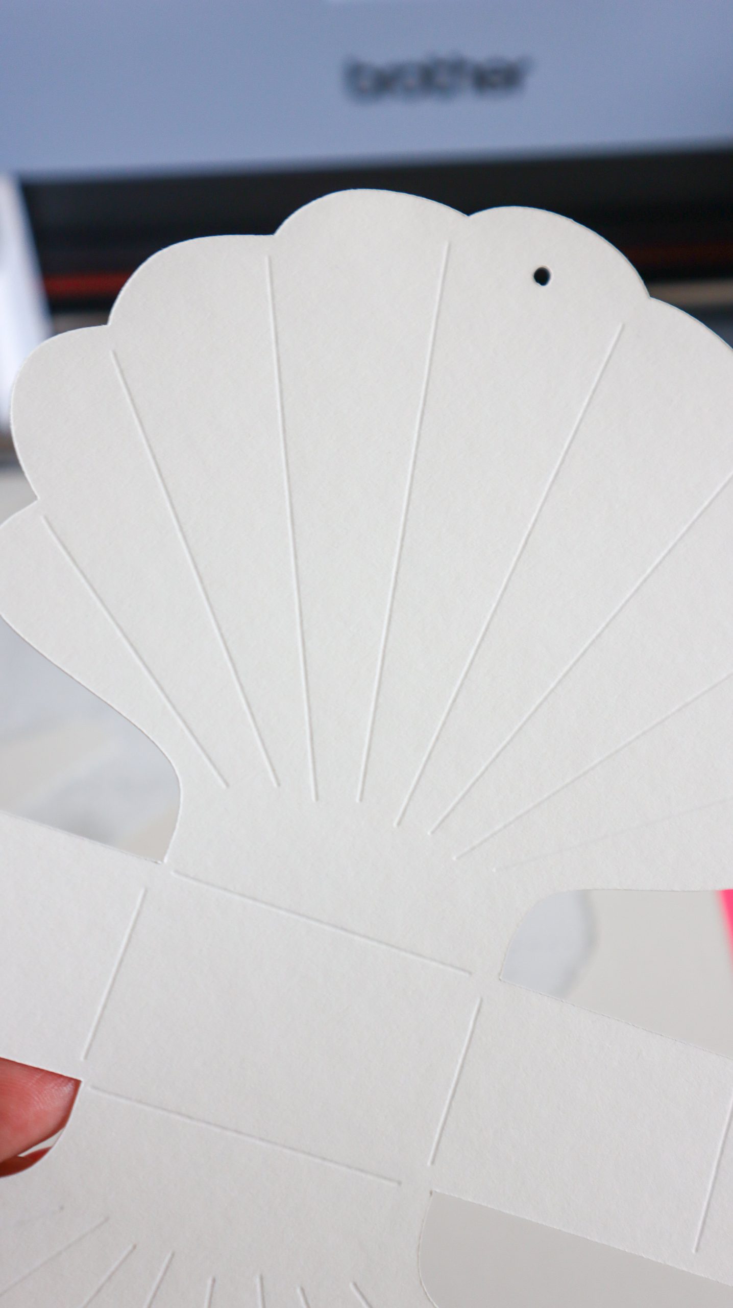 Geschenke für Trauzeuginnen schön verpacken: DIY Muschel-Verpackung - Kati Make It 
