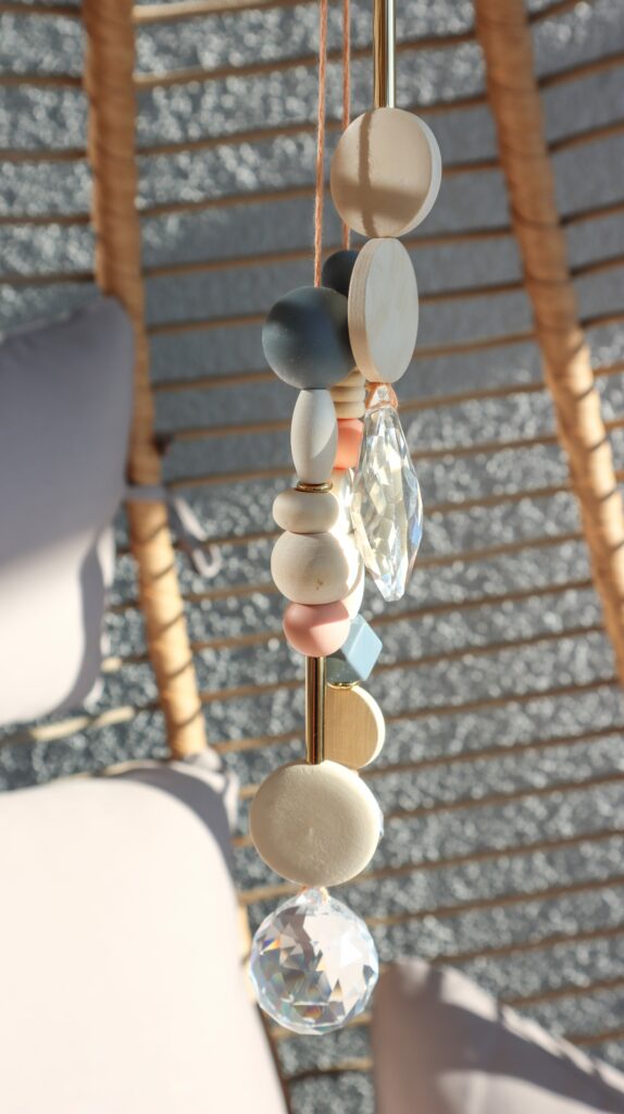 Sonnenfänger basteln: Einfache DIY Idee mit Perlen & Kristallen - bekannt aus dem SWR | Kati Make It!