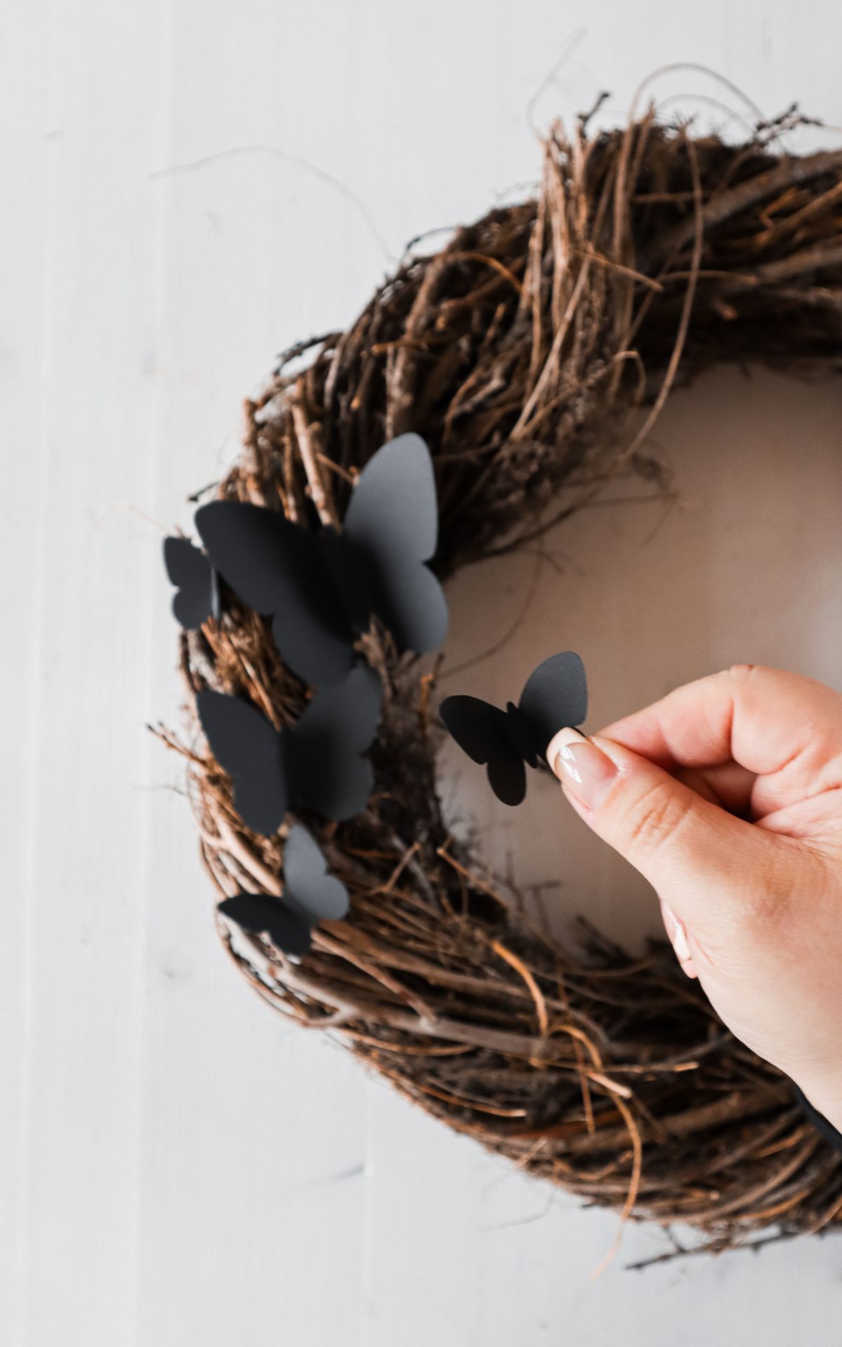 Halloween Deko basteln: 3+1 luxuriöse, aber günstige DIY Ideen für deine Halloween Deko. Halloween Tür-Kranz basteln