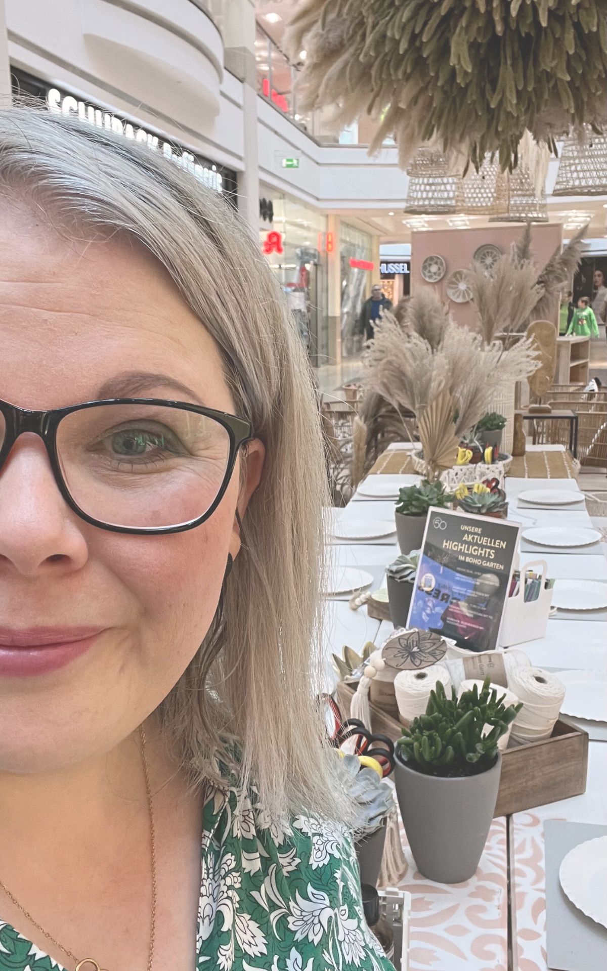 Kreativ-Workshop in Breuninger Sindelfingen: Offener Herbst-DIY-Workshop mit Trockenblumen am 23.09.2023 - Komm vorbei und lass uns gemeinsam kreativ werden.