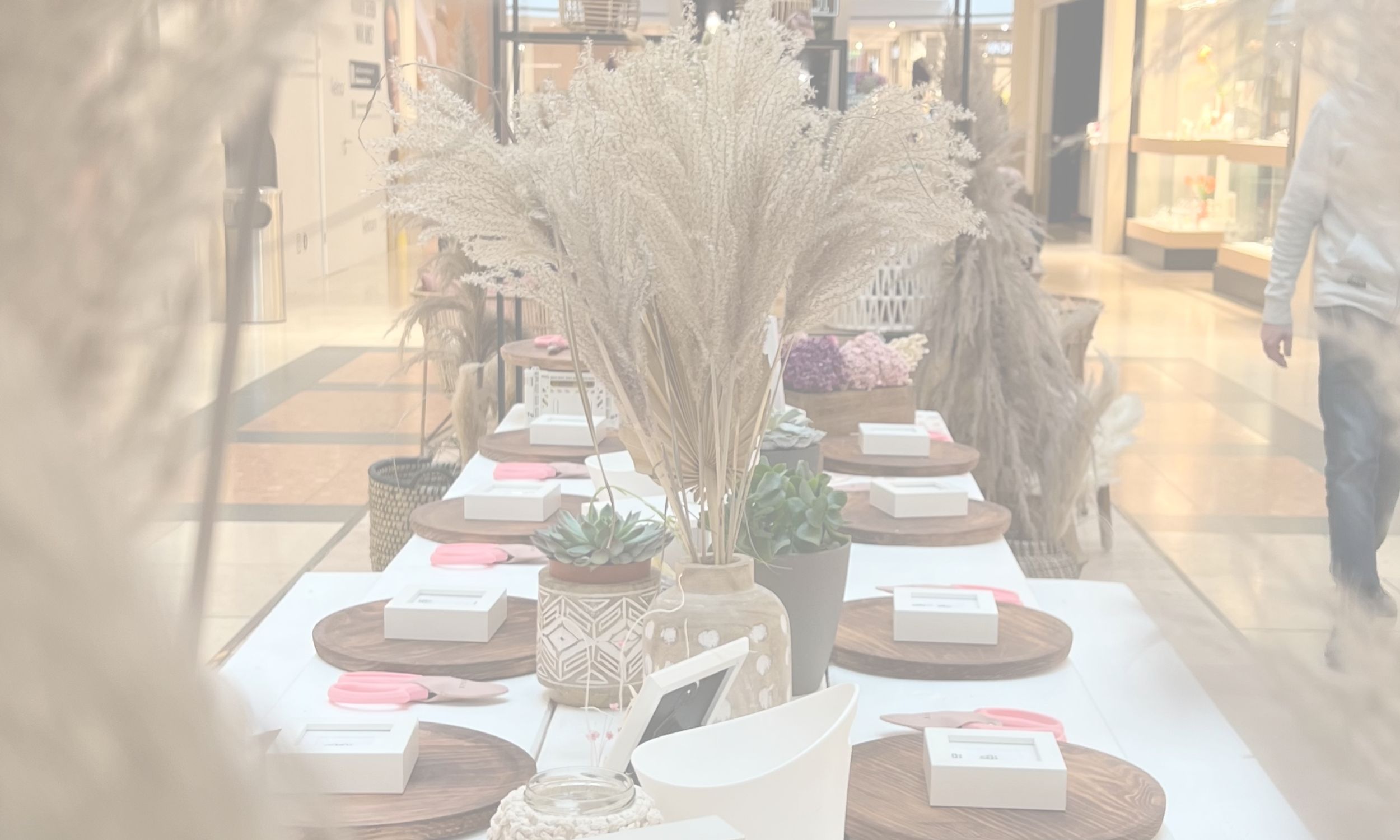 DIY Workshops in deiner Stadt: Ob für Store Openings, Produkteinführungen, Messe Workshops oder ein kreatives Firmen-Event - DIY Workshops mit Kati machen deine Marke zum unvergesslichen Erlebnis für deine Kunden und Mitarbeiter.