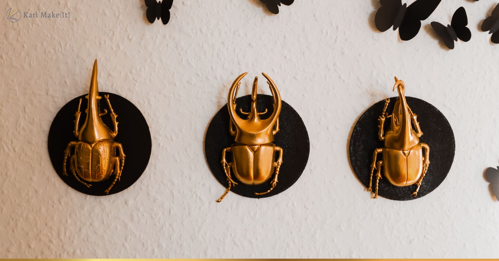 Verpasse deiner Deko zu Halloween einen Hauch von Eleganz mit dieser vergoldeten DIY Insekten-Galerie! Die perfekte Halloween Deko zum Einfach-Selber-Machen.