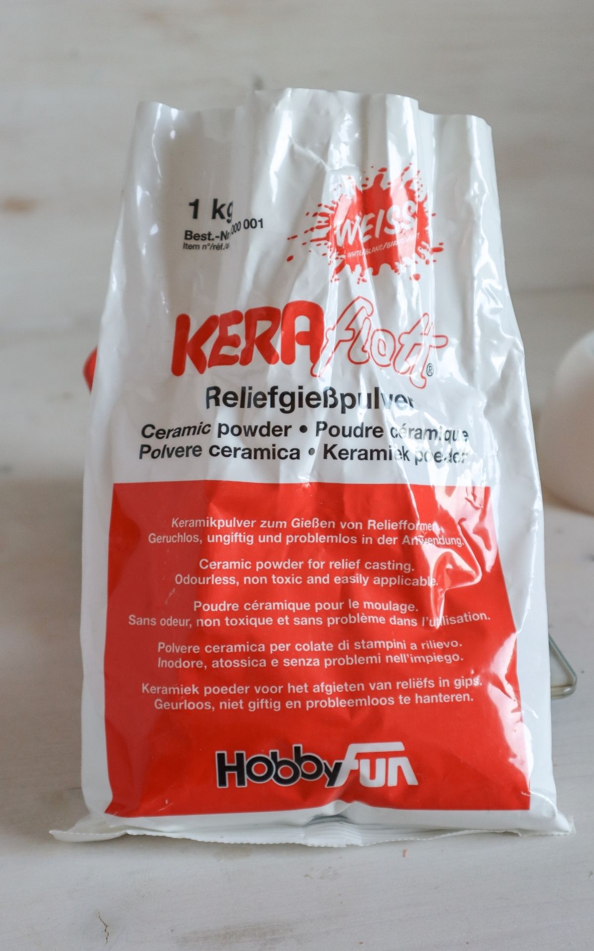 Der ultimative Kerzen-Gießen-Guide: Hier findest du alle Infos zu Wachssorten, Gießformen & Verarbeitung, Tipps und die DIY Anleitung zum Kerzen selber machen. Keraflott-Kerzenformen selber machen