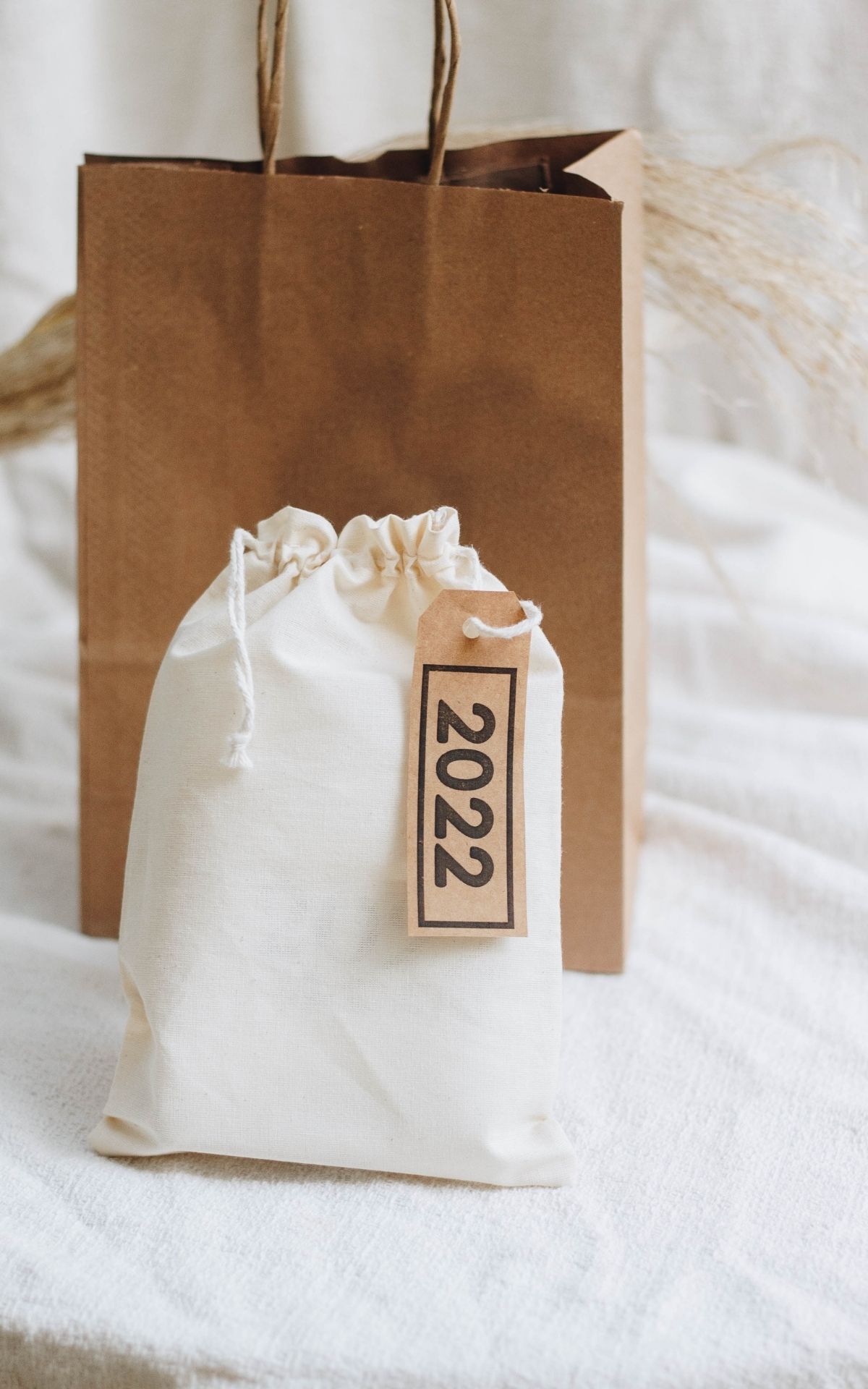 Geschenke nachhaltig verpacken? Mit diesen 5 Ideen für nachhaltige(re) Geschenkverpackung produzierst du garantiert weniger Müll - nicht nur zu Weihnachten.