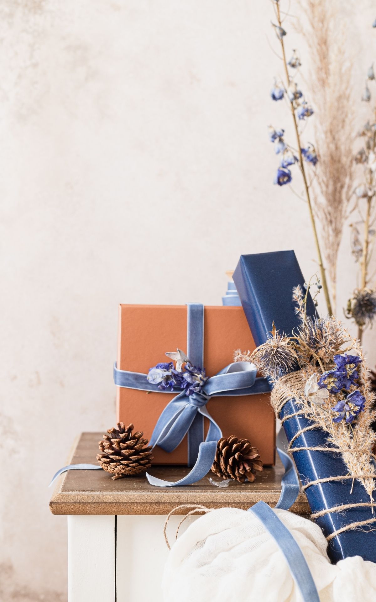 Geschenke nachhaltig verpacken? Mit diesen 5 Ideen für nachhaltige(re) Geschenkverpackung produzierst du garantiert weniger Müll - nicht nur zu Weihnachten.