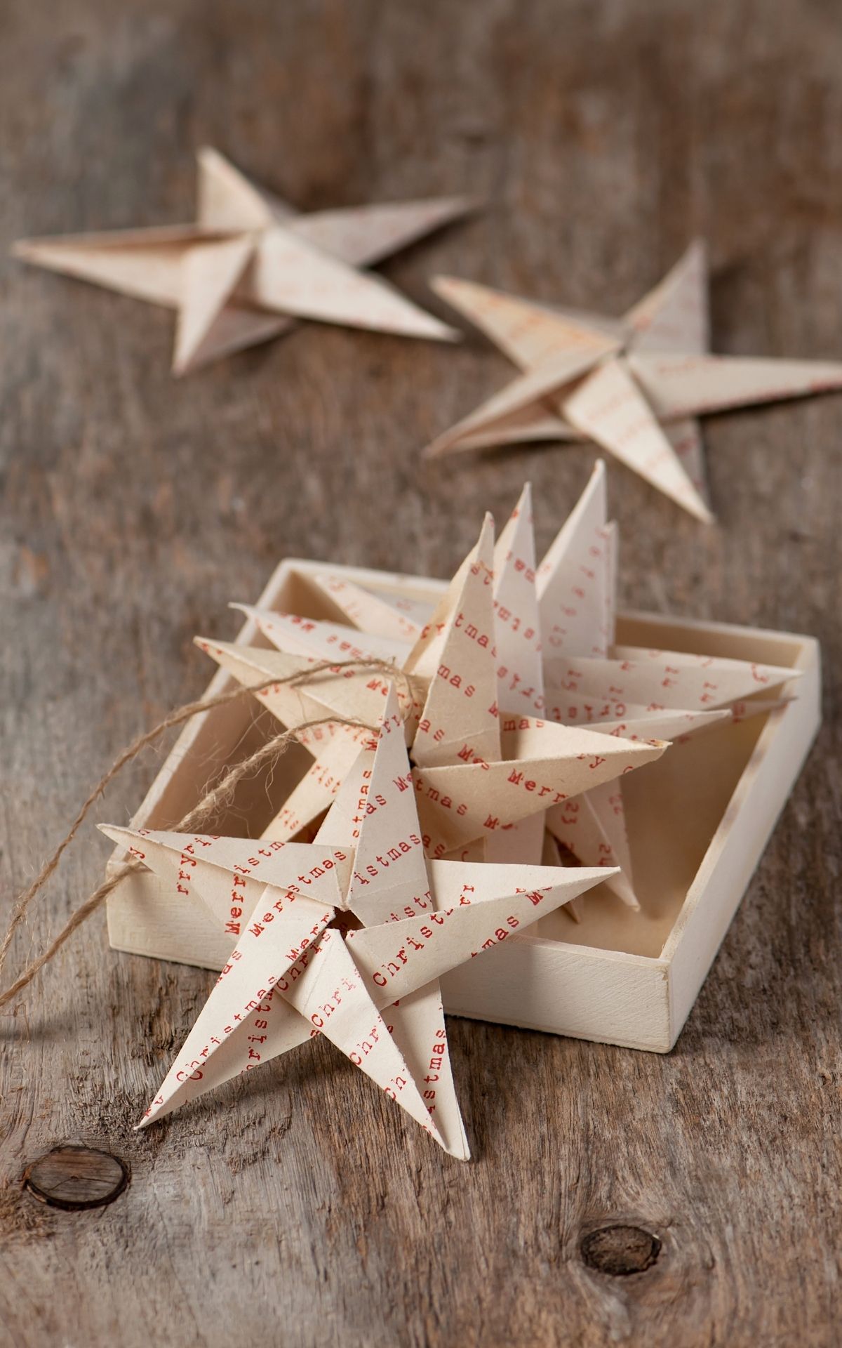Geschenke nachhaltig verpacken? Mit diesen 5 Ideen für nachhaltige(re) Geschenkverpackung produzierst du garantiert weniger Müll - nicht nur zu Weihnachten.