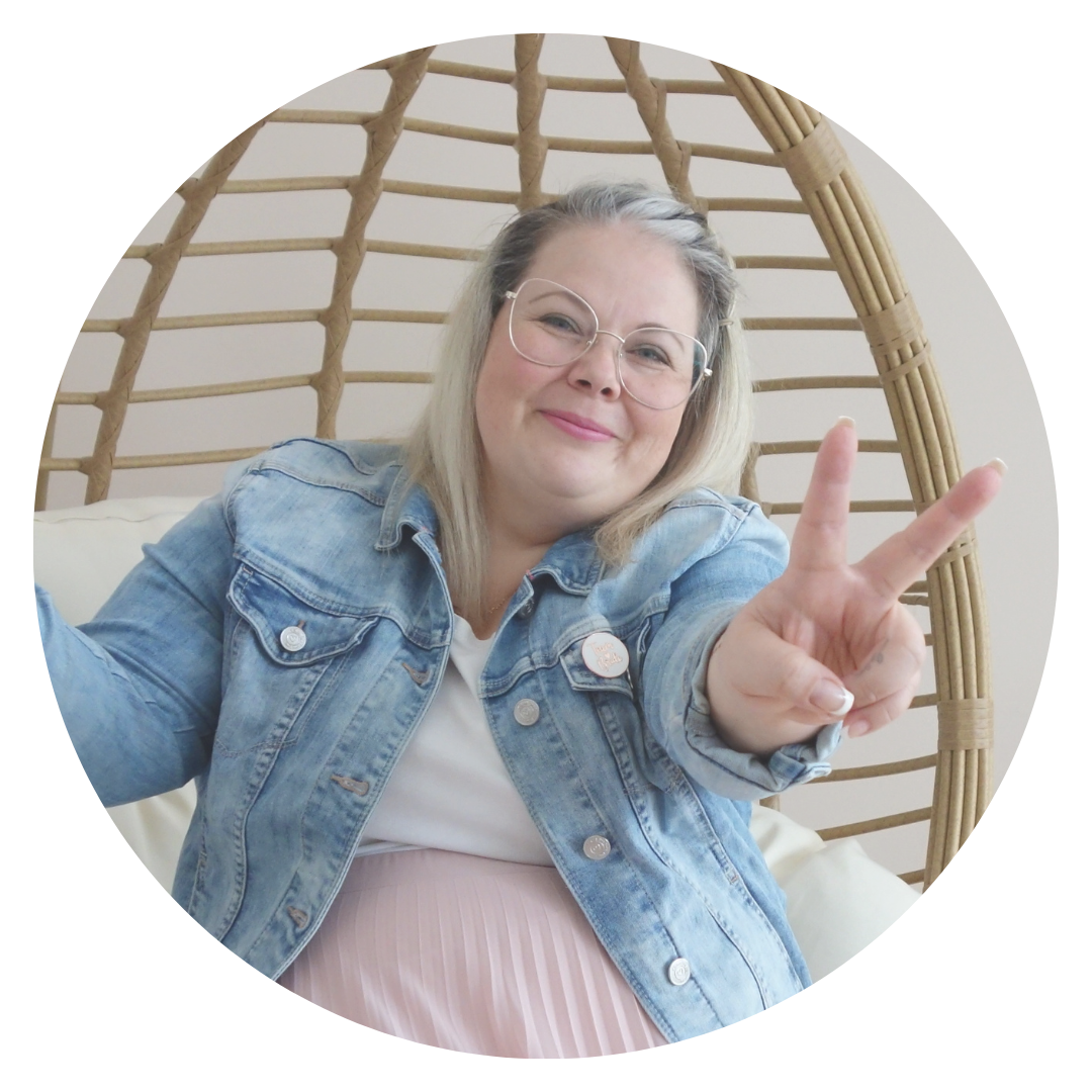 Erlebe festliche Kreativität im Breuningerland Ludwigsburg: Kostenlose DIY-Workshops mit Kati Make It 02. - 23.12.2023! Komm vorbei und lass dich inspirieren.