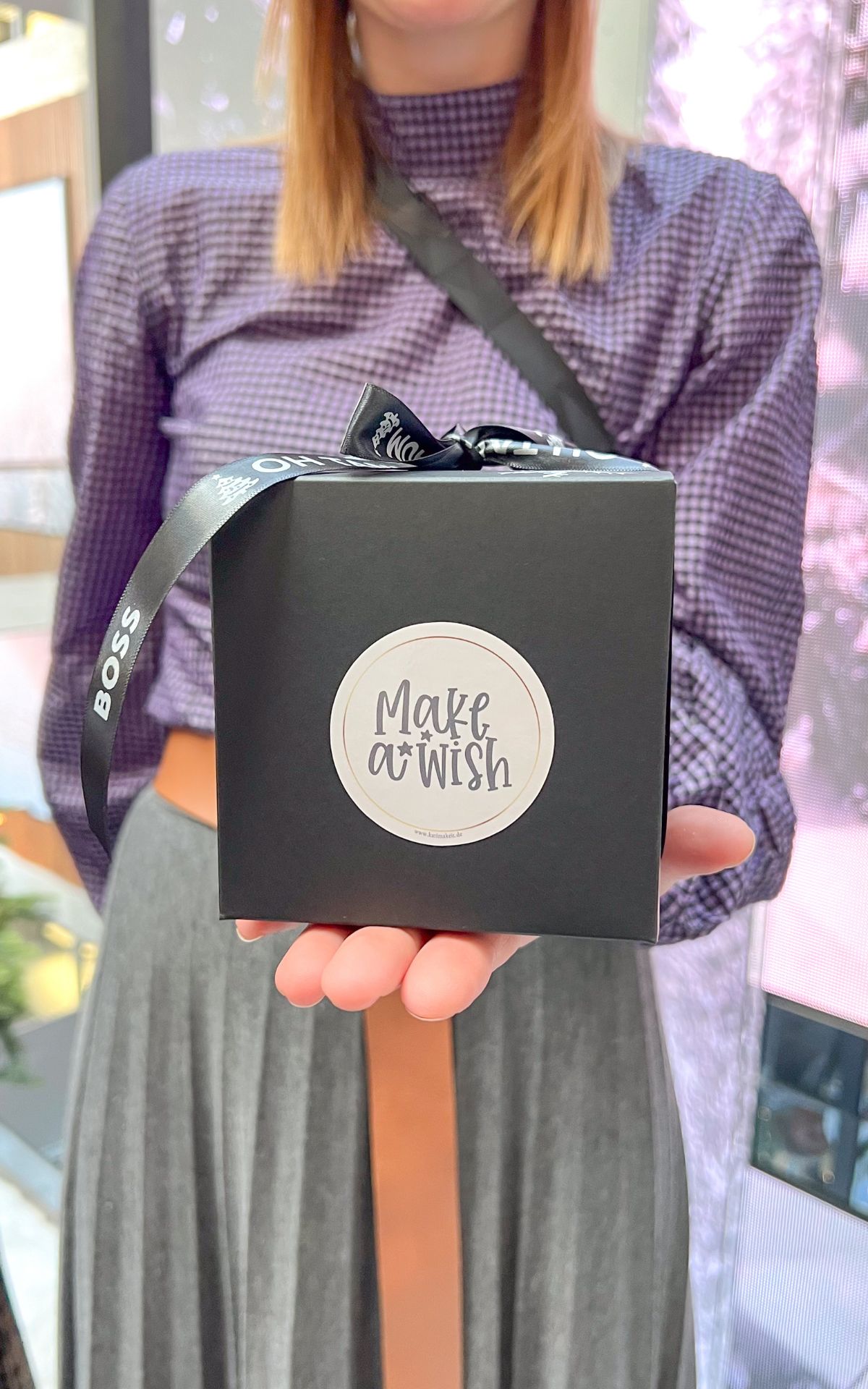 Eine Pause vom Arbeitsalltag schaffen, Geschenke für die Liebsten gestalten, gemeinsam kreativ sein: DIY Workshops für HUGO BOSS Mitarbeiter*innen in Metzingen.
