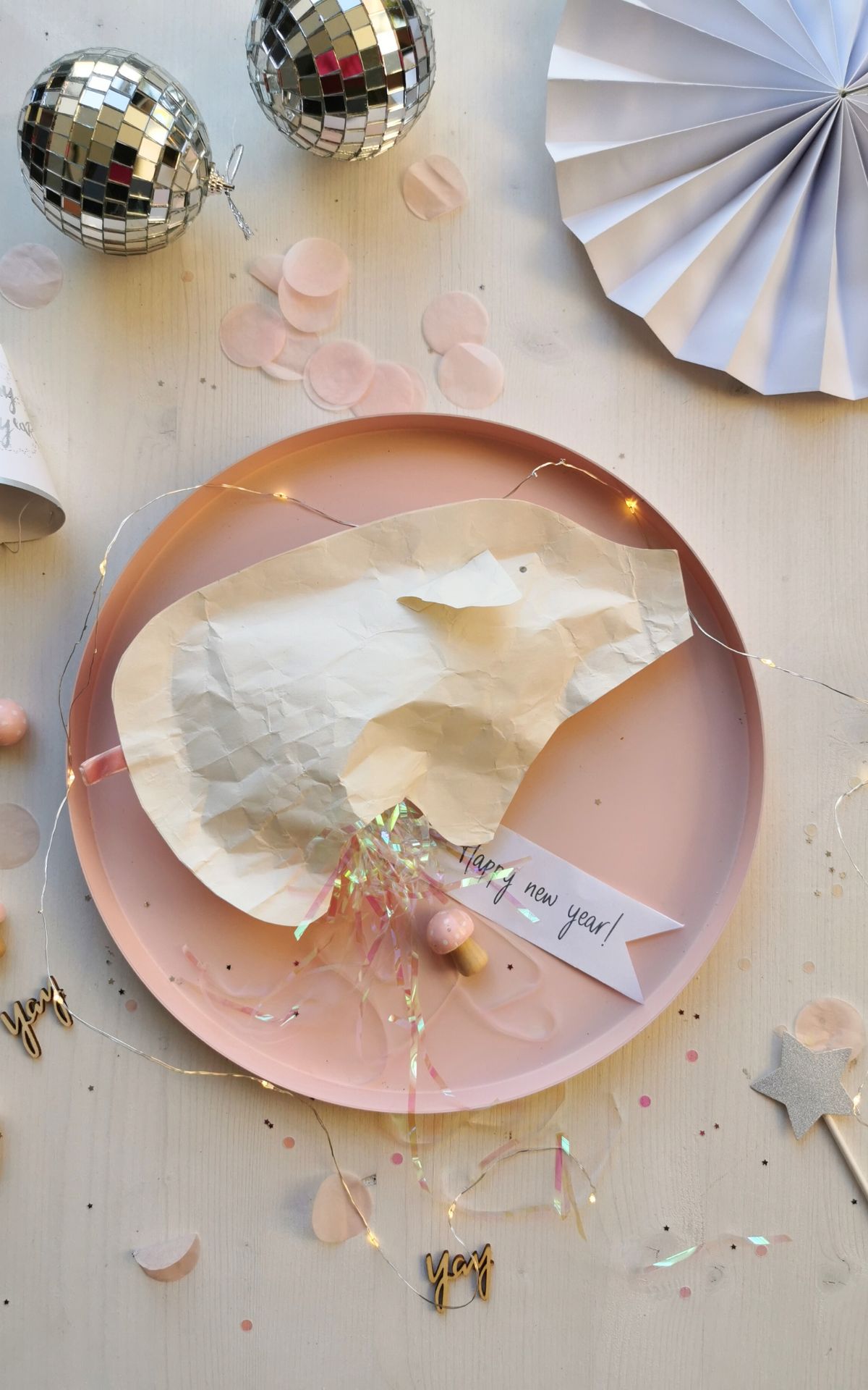 Glücksschwein "Papier-Oink" als Glücksbringer basteln. Ein originelles und persönliches Last Minute Silvester Geschenk zum Schnell-selber-machen. + Druckvorlage