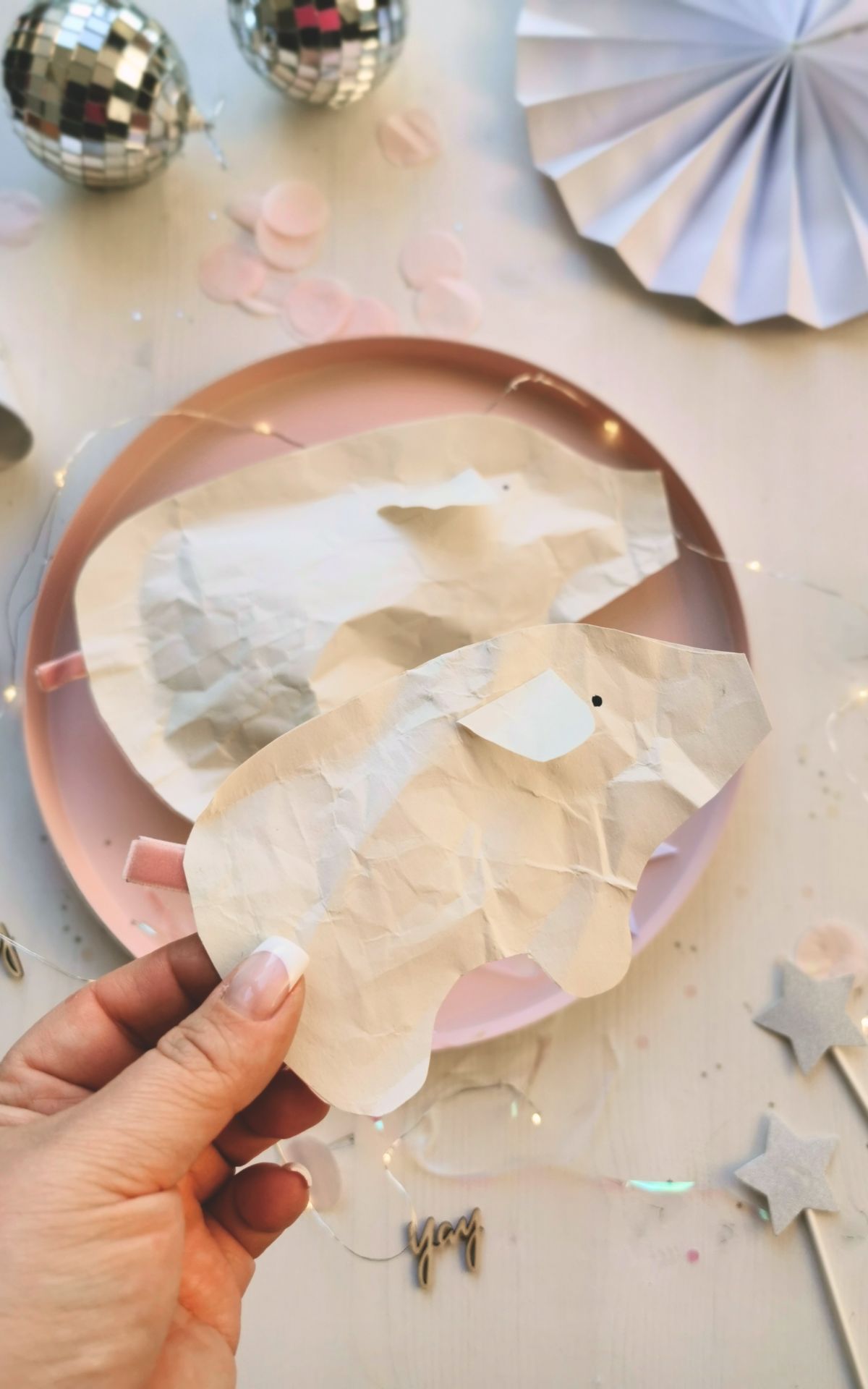 Glücksschwein "Papier-Oink" als Glücksbringer basteln. Ein originelles und persönliches Last Minute Silvester Geschenk zum Schnell-selber-machen. + Druckvorlage