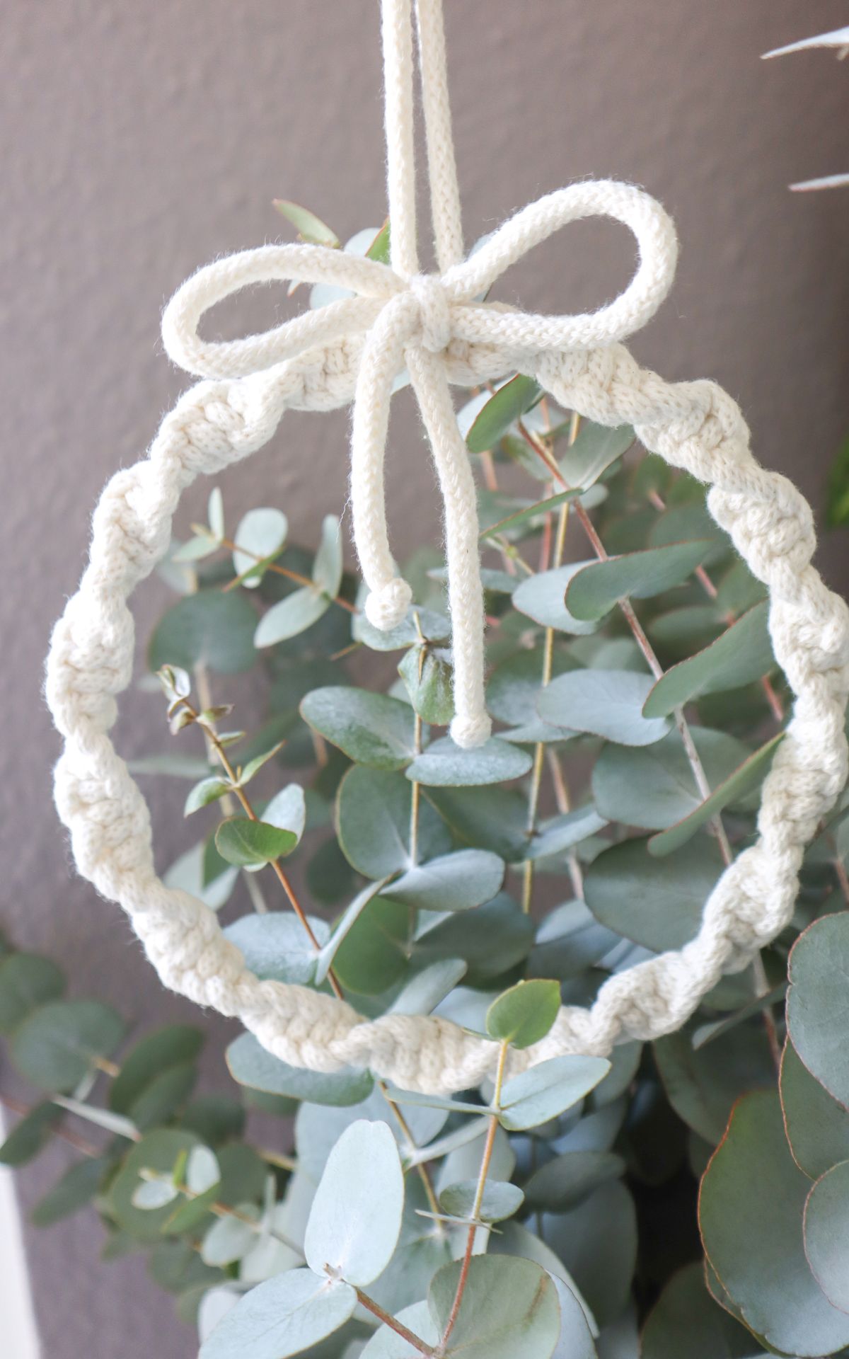 Erlebe festliche Kreativität im Breuningerland Sindelfingen: Kostenlose DIY-Workshops mit Kati Make It 06., 13. & 20.12.2023! Komm vorbei und lass dich inspirieren.