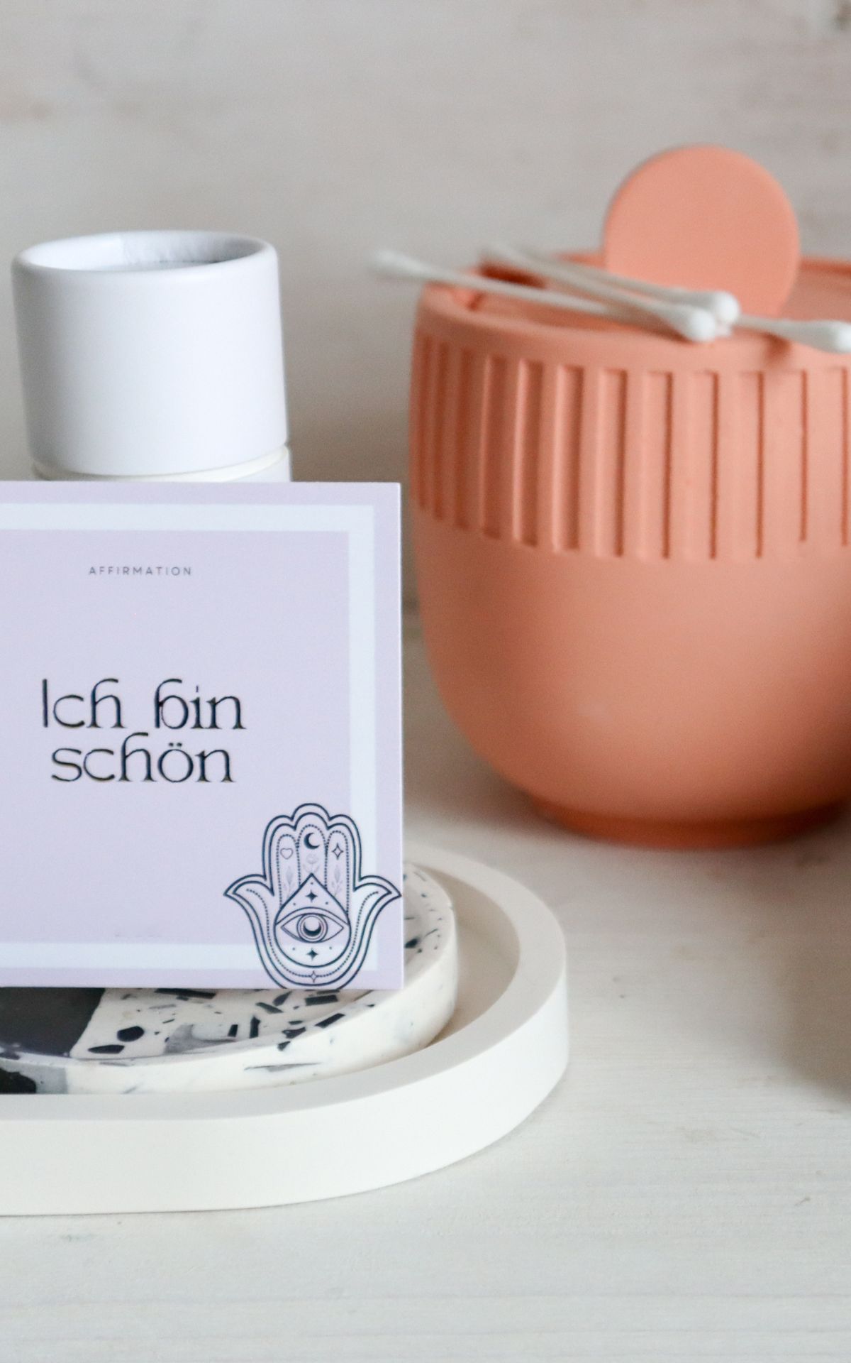 Badezimmer-Deko selber machen: 3 DIY Ideen aus Jesmonite bekannt aus SWR Kaffee oder Tee | Endlich schöne Bad-Accessoires: Seifenschale, Wattedose, Tablett! Mit dieser DIY Anleitung kannst du deine Badezimmer-Deko selber machen.