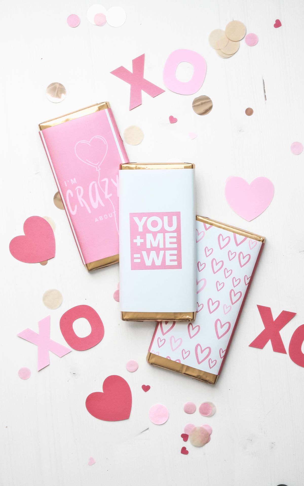 Auf der Suche nach einem Geschenk zum Valentinstag? Hier sind 6 Ideen, wie du noch Last Minute Valentinstagsgeschenke für Sie & Ihn selber machen kannst (auch perfekt zum Jahrestag). | DIY Schokoladen-Banderolen