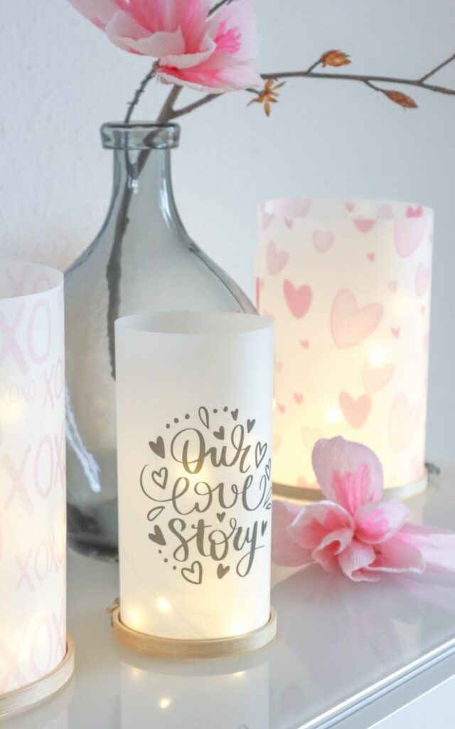 Auf der Suche nach einem Geschenk zum Valentinstag? Hier sind 6 Ideen, wie du noch Last Minute Valentinstagsgeschenke für Sie & Ihn selber machen kannst (auch perfekt zum Jahrestag). | DIY Windlichter zu Valentinstag, Jahrestag, Hochzeit