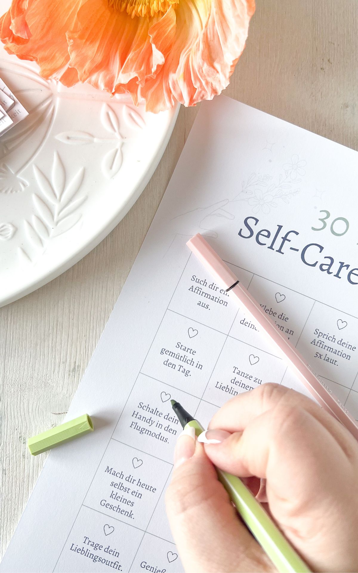 Selbstliebe zum Valentinstag: Pimp your Spiegel mit Sprüchen für mehr Selbstliebe |  Das besondere Valentinstags-DIY inkl. 30 Tage Self-Care-Challenge & Affirmationen für deinen Spiegel + mehr Plotter Ideen mit Brother ScanNCut Schneideplotter
