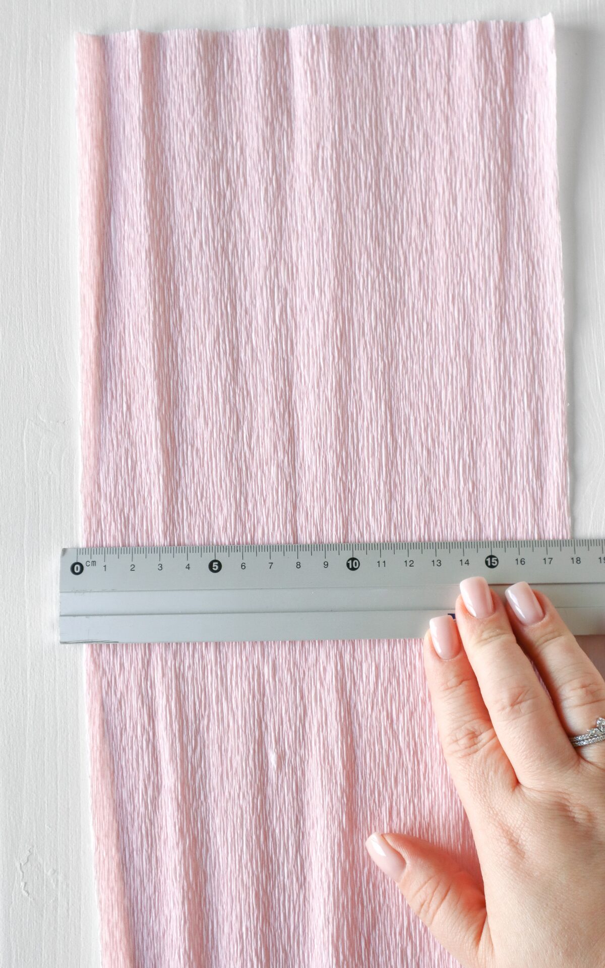 Blumen aus Krepppapier basteln: Diese Magnolien verwelken nie! | Kati Make It!