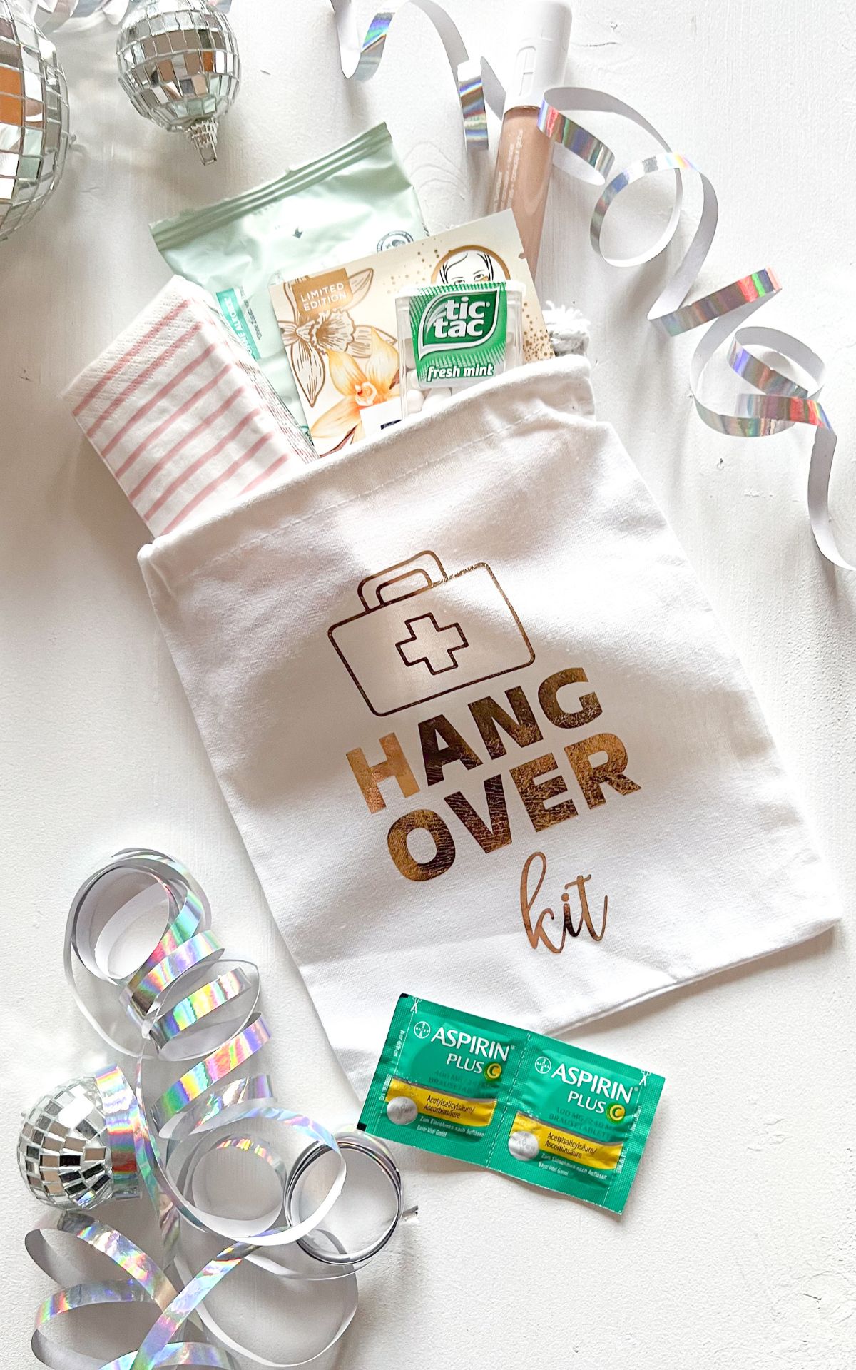 DIY Hangover Kit gegen den Kater nach dem Junggesellinnenabschied: Dieses JGA Geschenk rettet deine Girl Gang! ► Schritt-für-Schritt-Anleitung inkl. Checkliste
