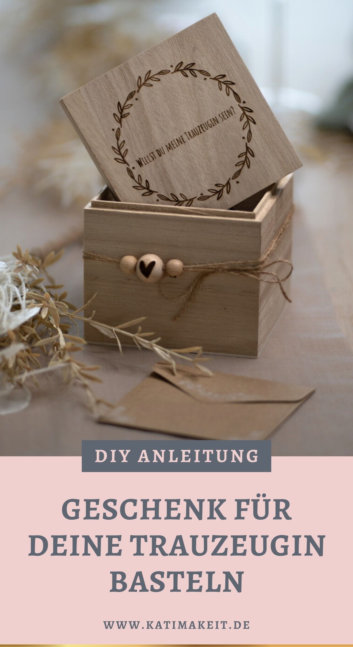 Du willst deine Trauzeugin fragen, ob sie die wichtige Aufgabe übernehmen möchte? Mit diesem DIY Trauzeugen Geschenk wird dein "Antrag" kreativ & unvergesslich.