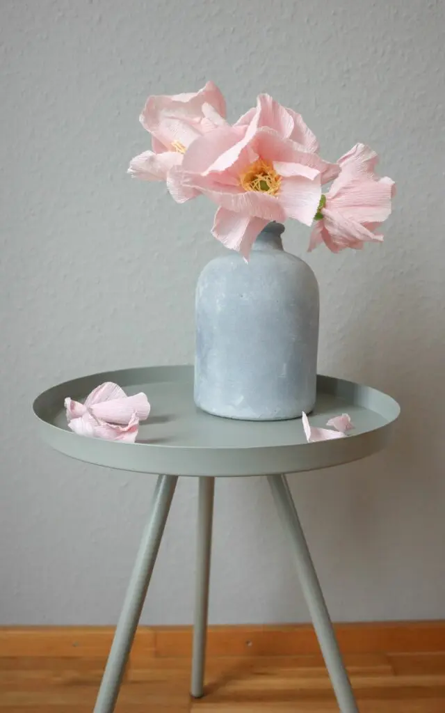 Papierblumen basteln: DIY Mohnblüten aus Krepppapier bekannt aus ARD Buffet | Kati Make It!
