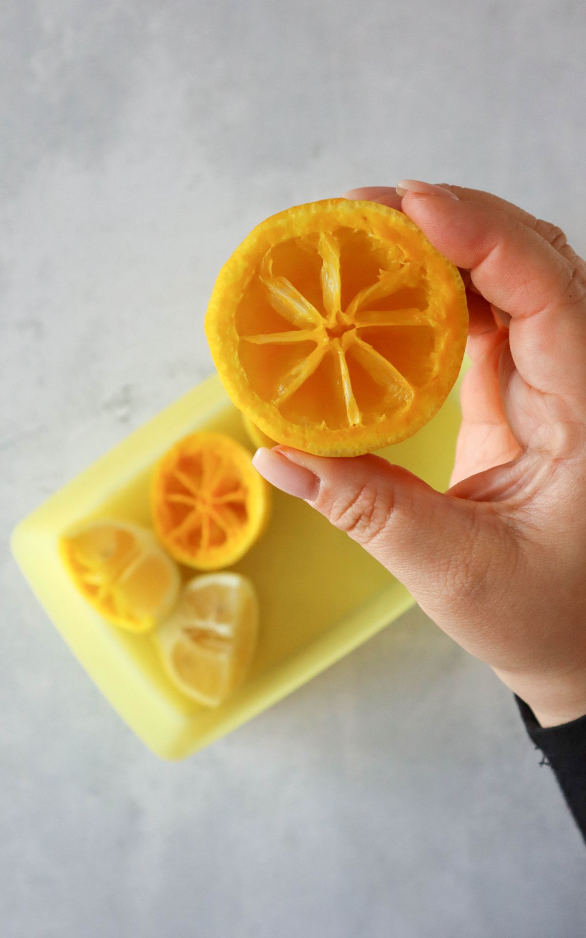 Stoff stempeln mit Zitronen für sommerfrische DIY Deko! 🍋 Meine einfache Stempel-Technik für Servietten, Geschirrtücher & Co. bekannt aus SWR & WDR Fernsehen.