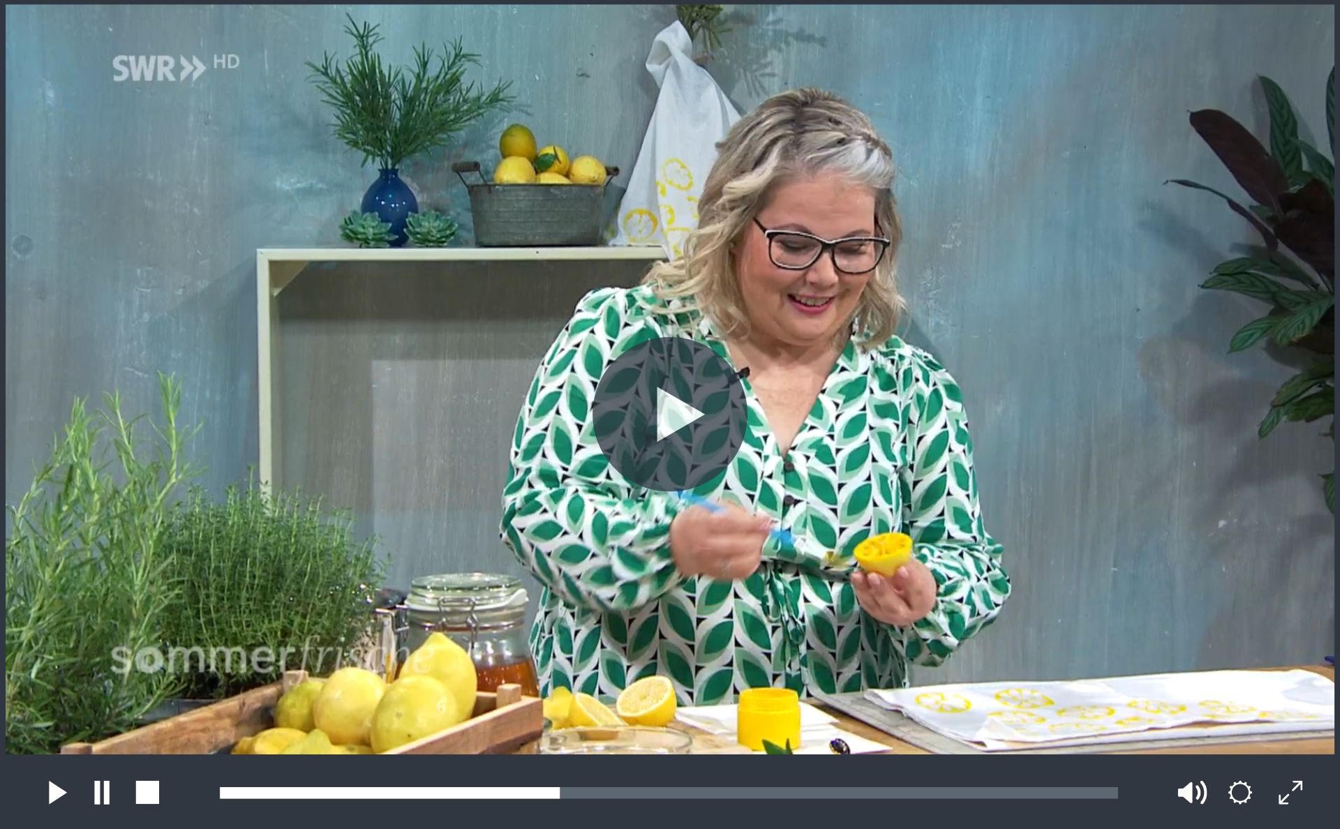 Stoff stempeln mit Zitronen für sommerfrische DIY Deko! 🍋 Meine einfache Stempel-Technik für Servietten, Geschirrtücher & Co. bekannt aus SWR & WDR Fernsehen.