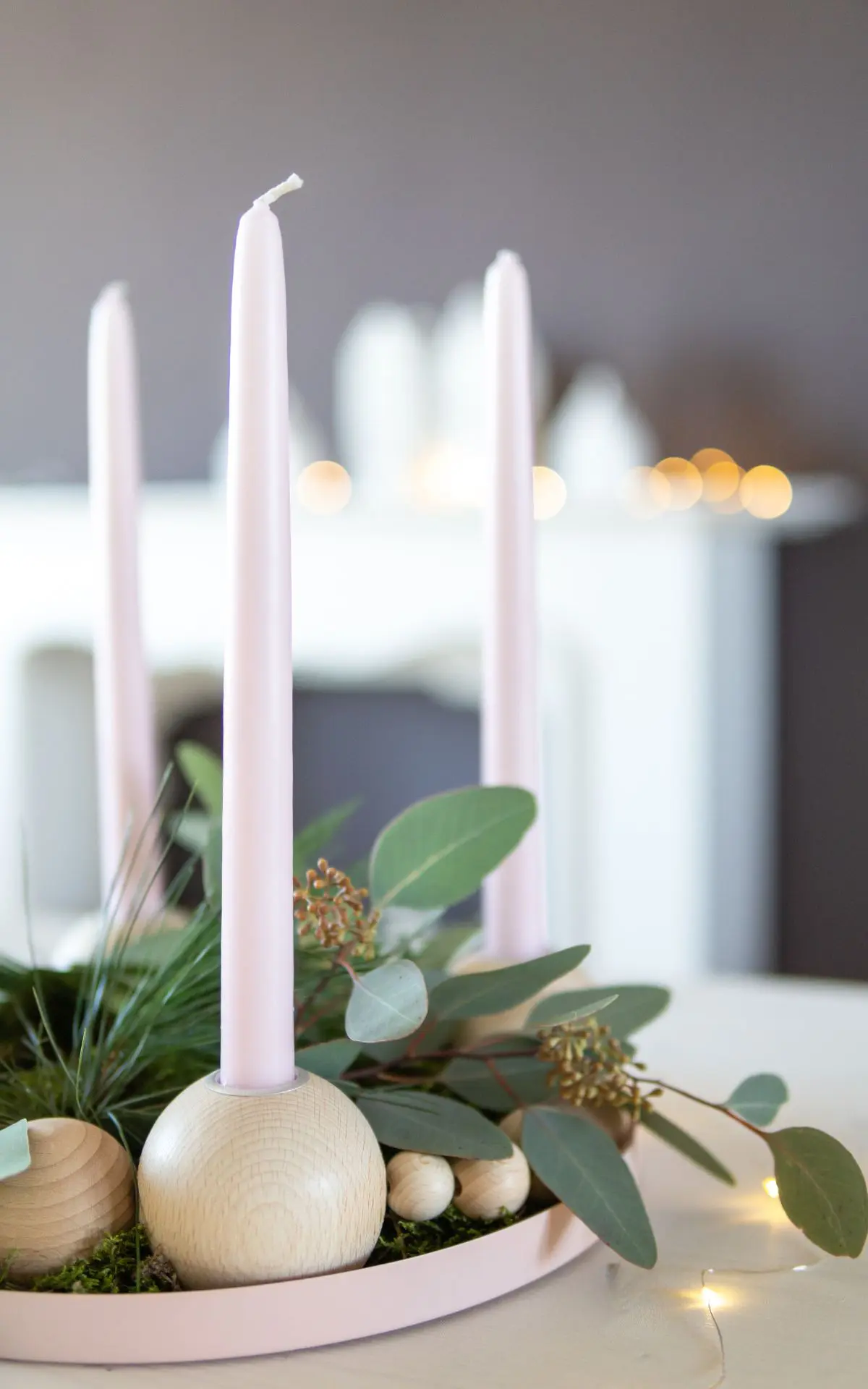 Adventskranz basteln aus Holz-Kugeln