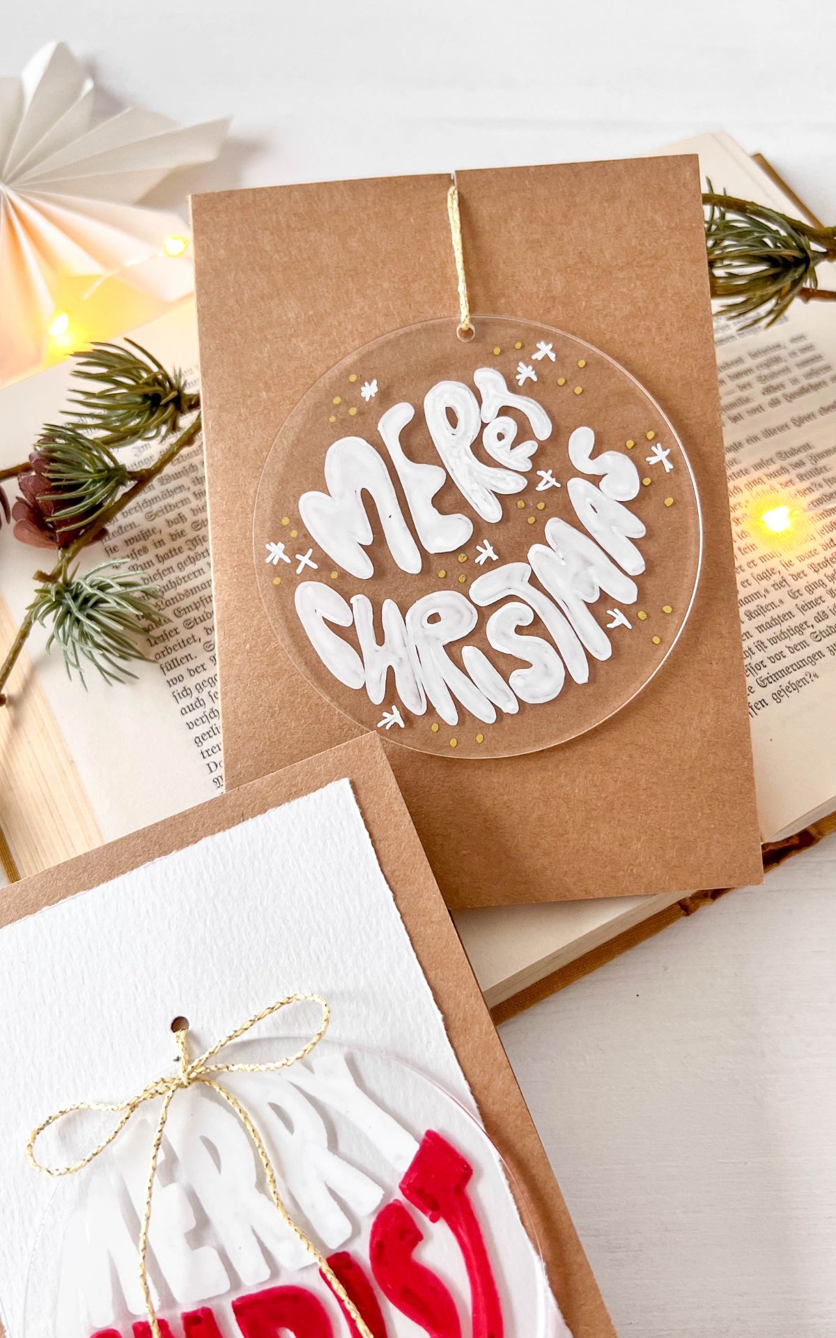Erlebe festliche Kreativität im Breuningerland Ludwigsburg: Kostenlose DIY-Workshops mit Kati Make It 06. - 20.12.2024! Komm vorbei und lass dich inspirieren. Wir basteln: Nikolausstiefel, weihnachtliche WIndlichter und Baum-/Geschenkanhänger aus Acryglas