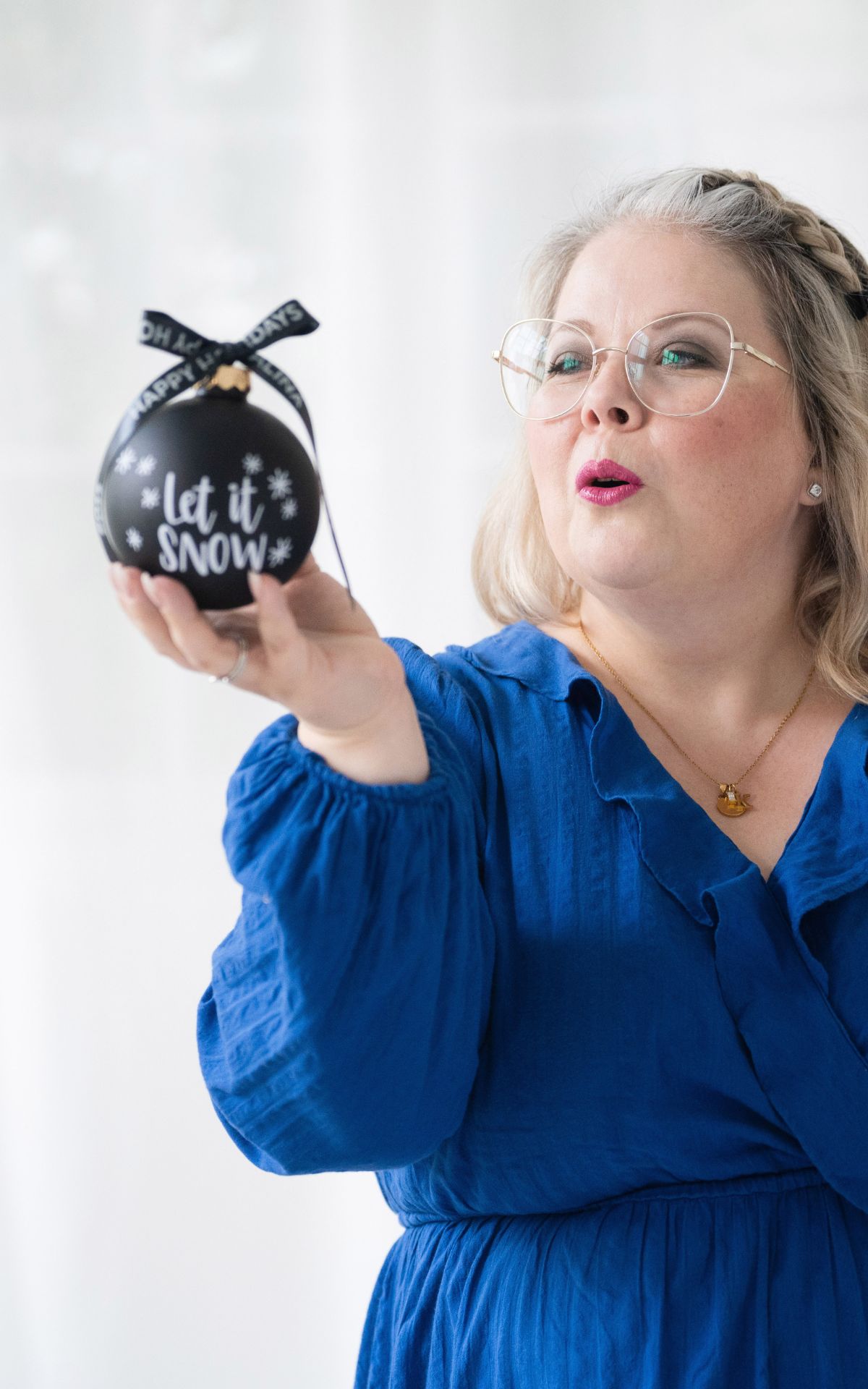 Erlebe festliche Kreativität im Breuningerland Ludwigsburg: Kostenlose DIY-Workshops mit Kati Make It 06. - 20.12.2024! Komm vorbei und lass dich inspirieren. Wir basteln: Nikolausstiefel, weihnachtliche WIndlichter und Baum-/Geschenkanhänger aus Acryglas