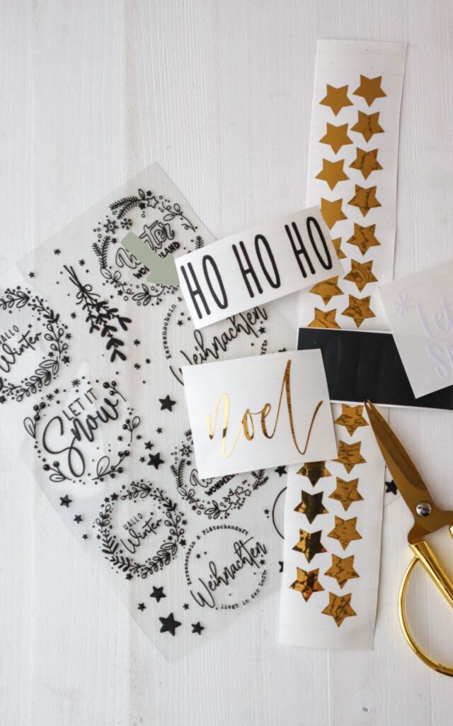 Weihnachtskugel DIY - Edle Tischdeko für Weihnachten basteln aus Christbaumkugeln - Verleihe deiner Tischdeko für Weihnachten das gewisse Etwas mit diesem kreativen Weihnachtskugel DIY, das deine Gäste garantiert beeindrucken wird.
